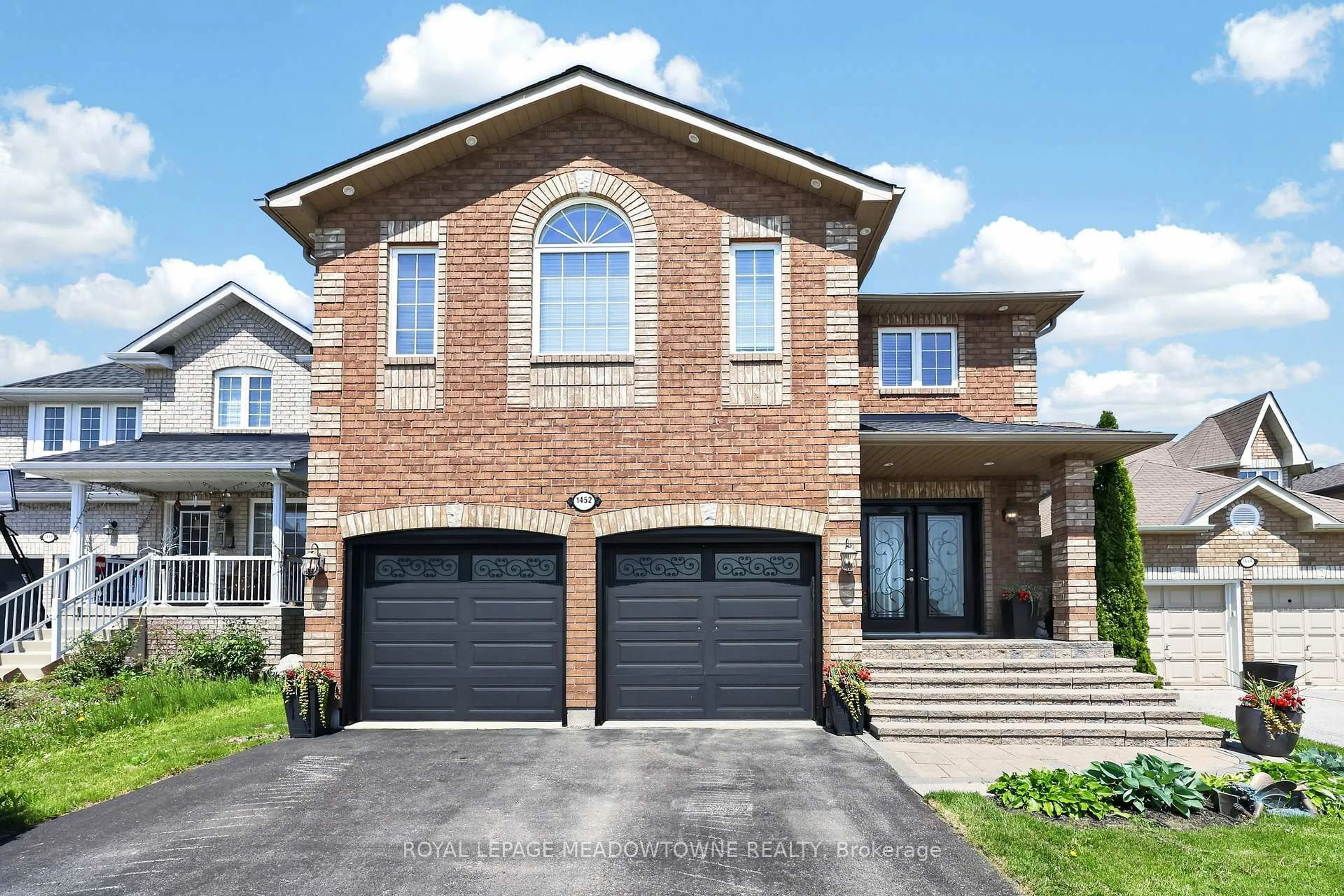 Home with brick exterior material, street for 1452 Bassingthwaite Crt, Innisfil Ontario L9S 0E1