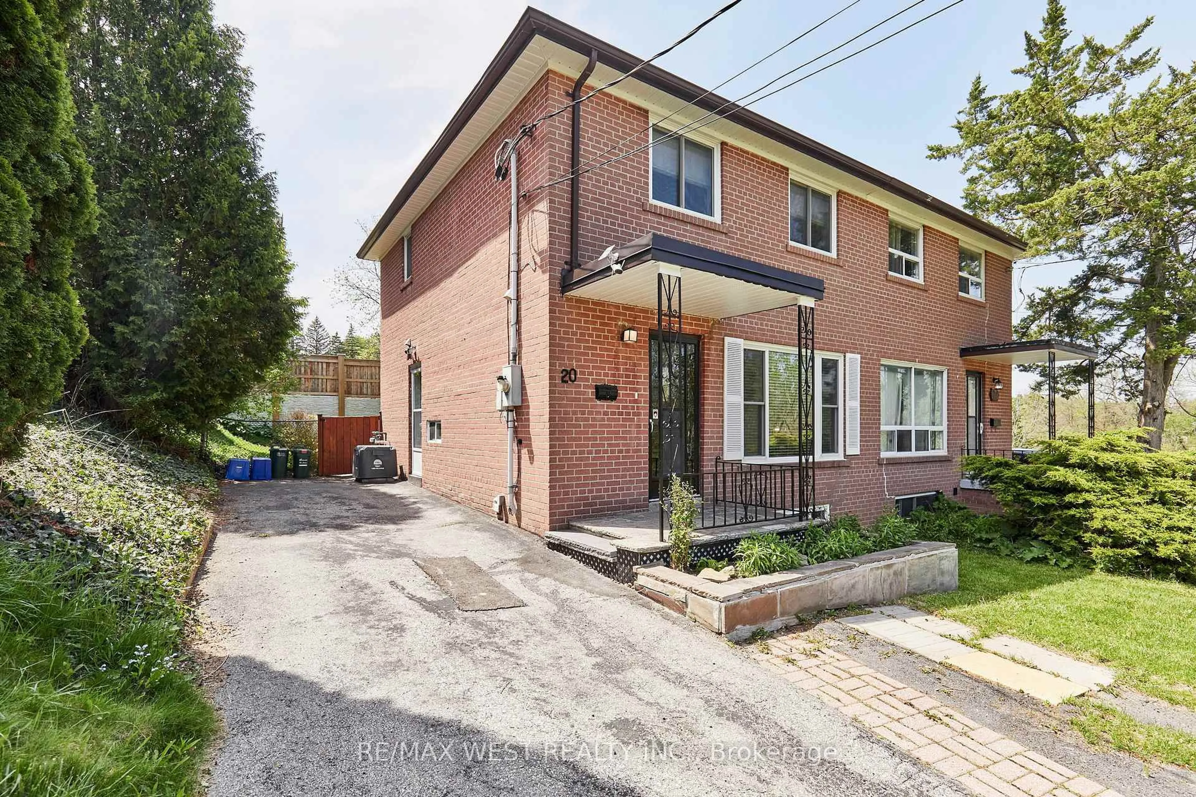 Home with brick exterior material, street for 20 Mill St, Markham Ontario L3P 1K9