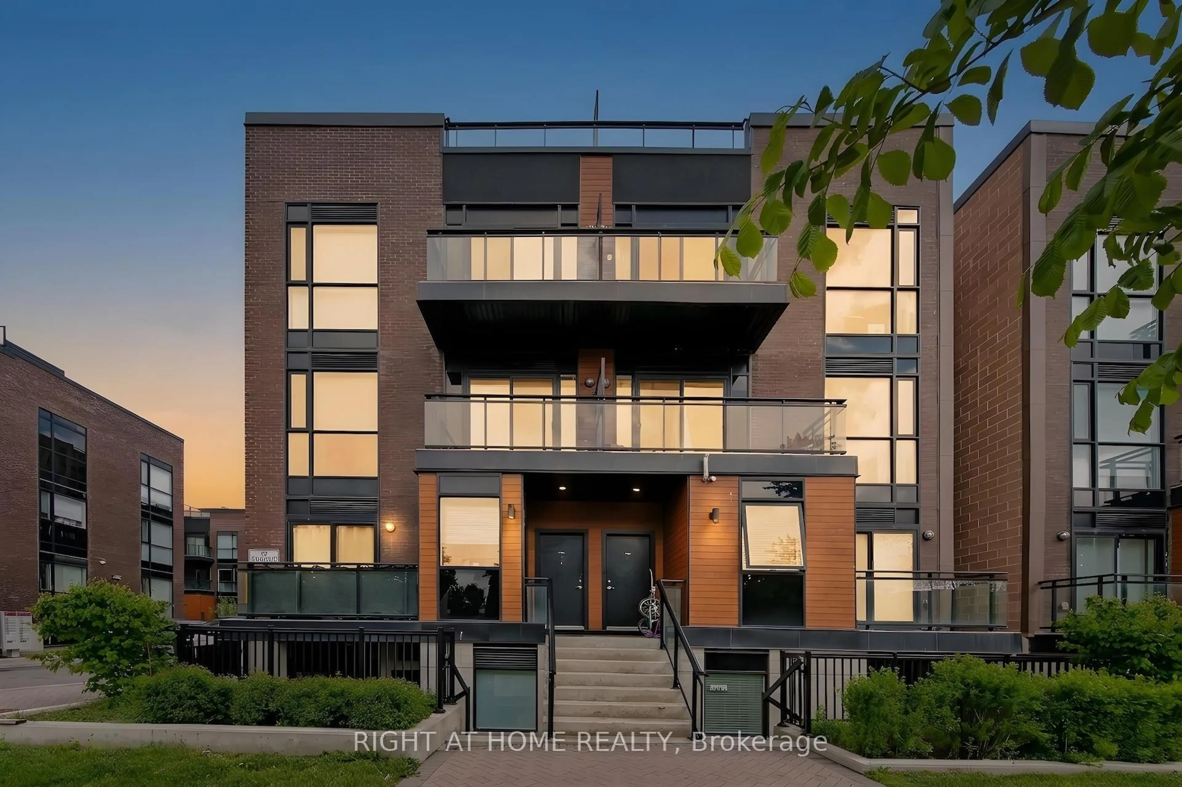 Home with brick exterior material, building for 32 Coles Ave #F1103, Vaughan Ontario L4L 0J1