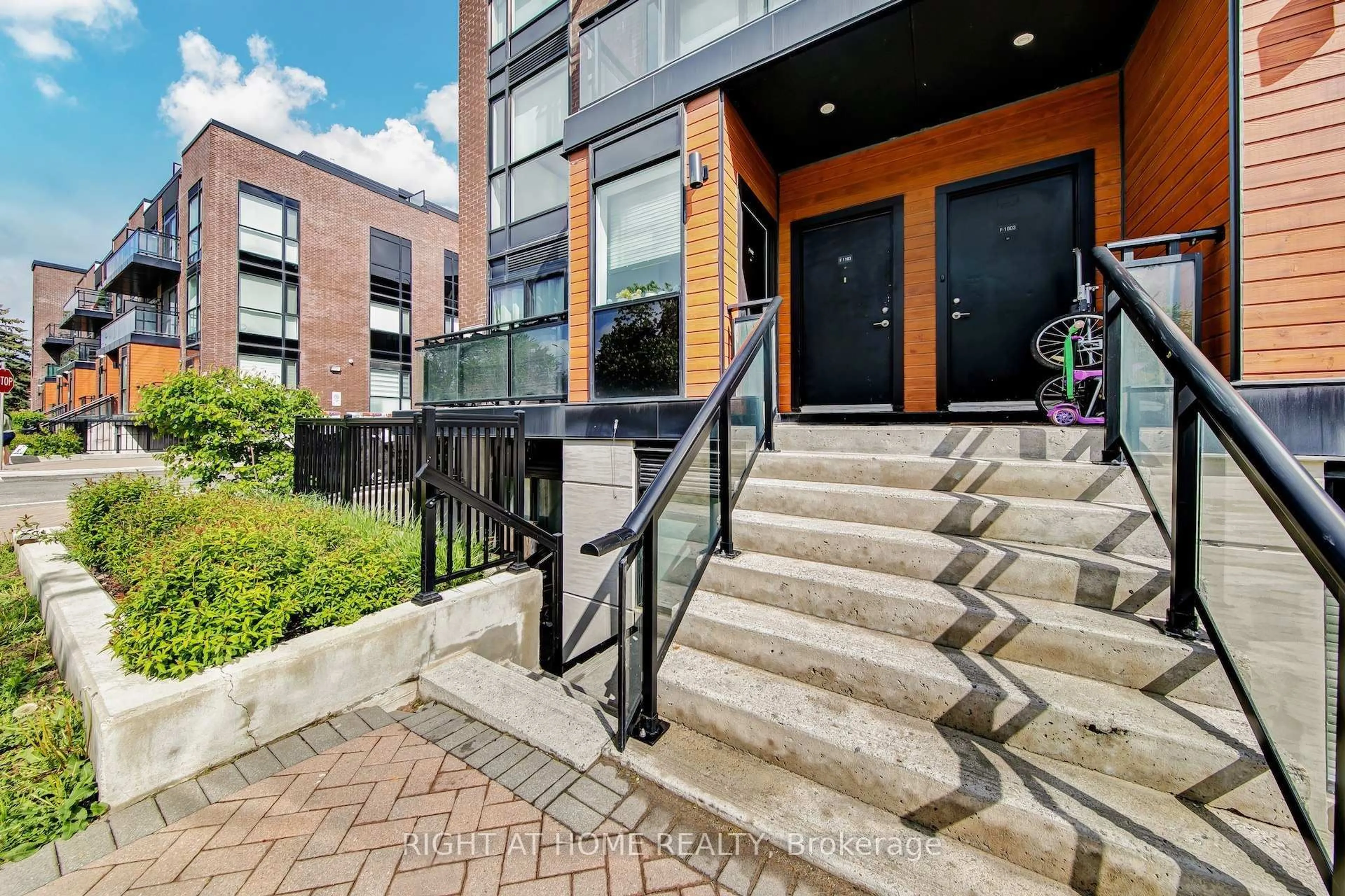 Unknown for 32 Coles Ave #F1103, Vaughan Ontario L4L 0J1