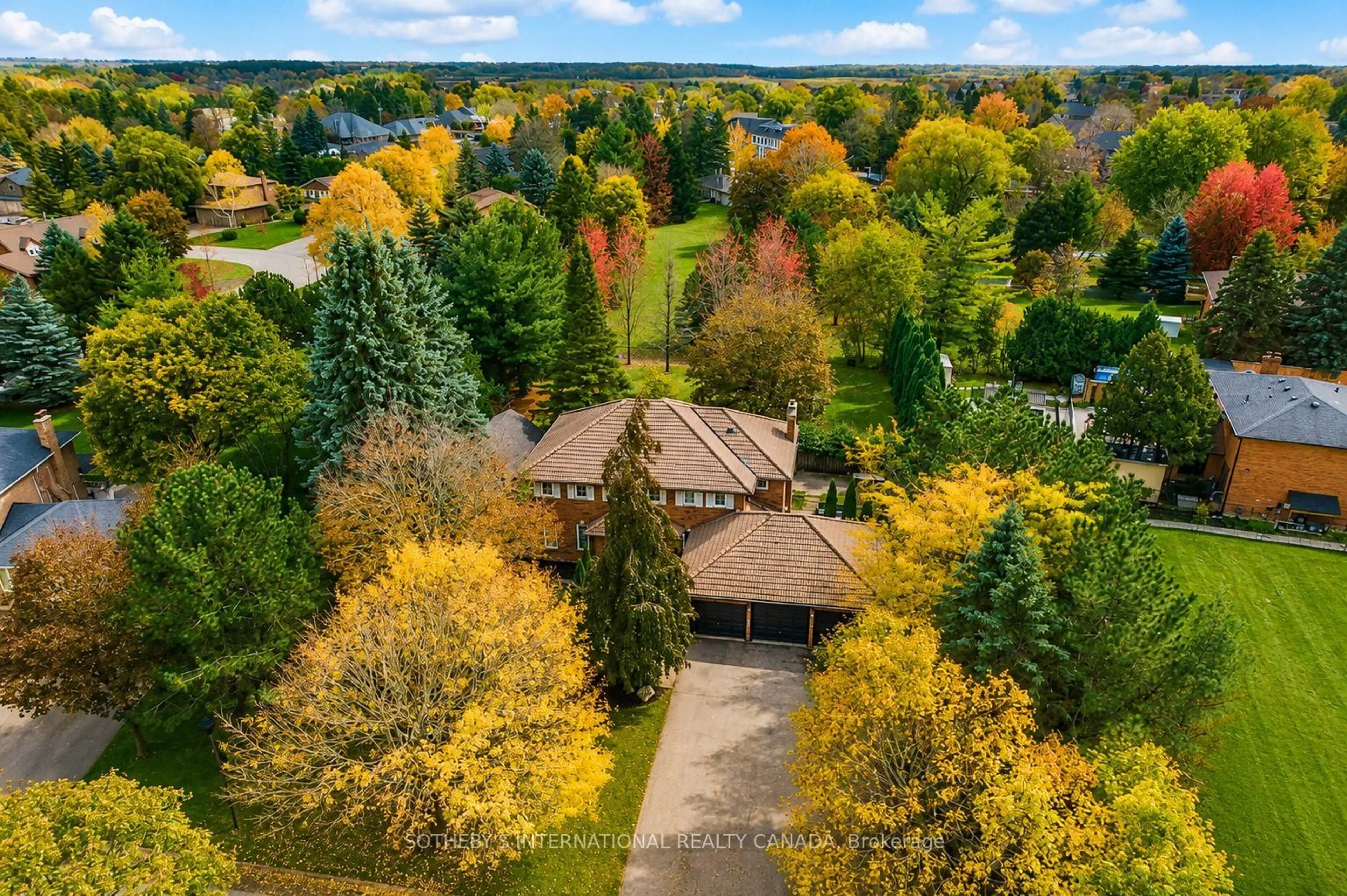 A pic from outside/outdoor area/front of a property/back of a property/a pic from drone, unknown for 23 Hill Farm Rd, King Ontario L0G 1N0