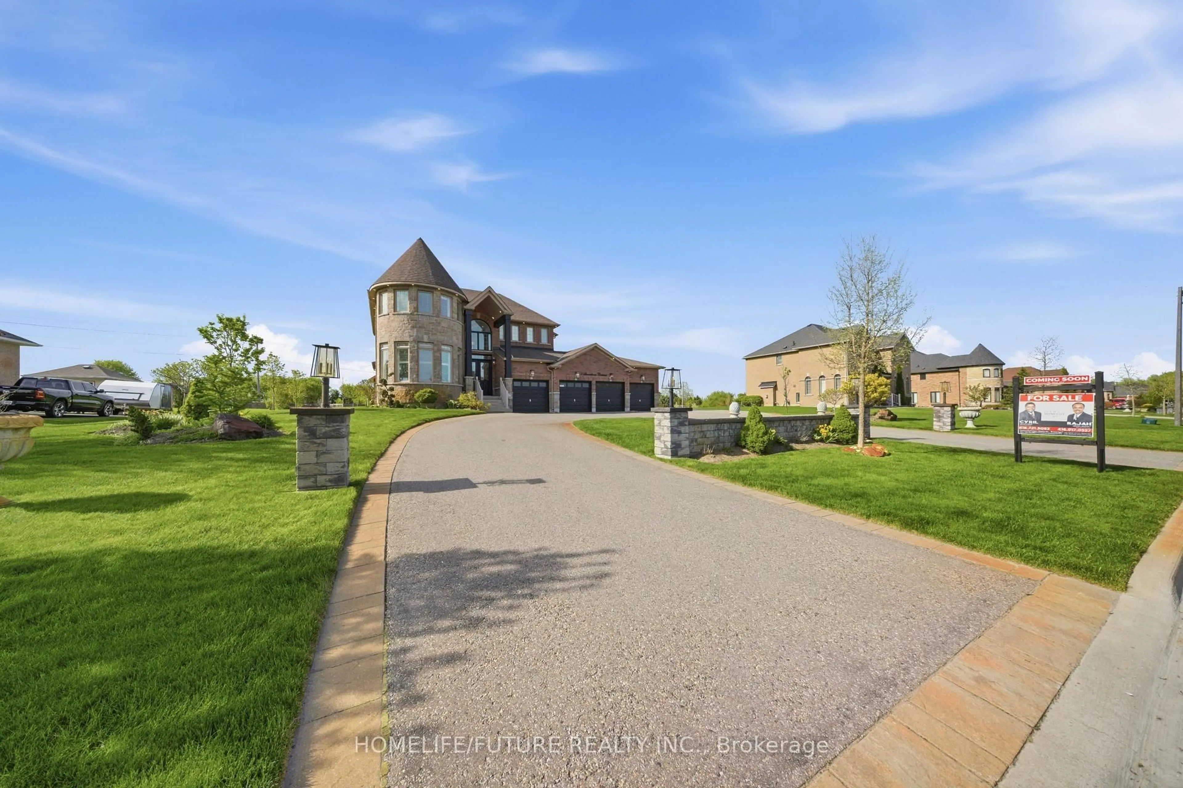 A pic from outside/outdoor area/front of a property/back of a property/a pic from drone, street for 9 Stonesthrow Cres, Uxbridge Ontario L0C 1A0