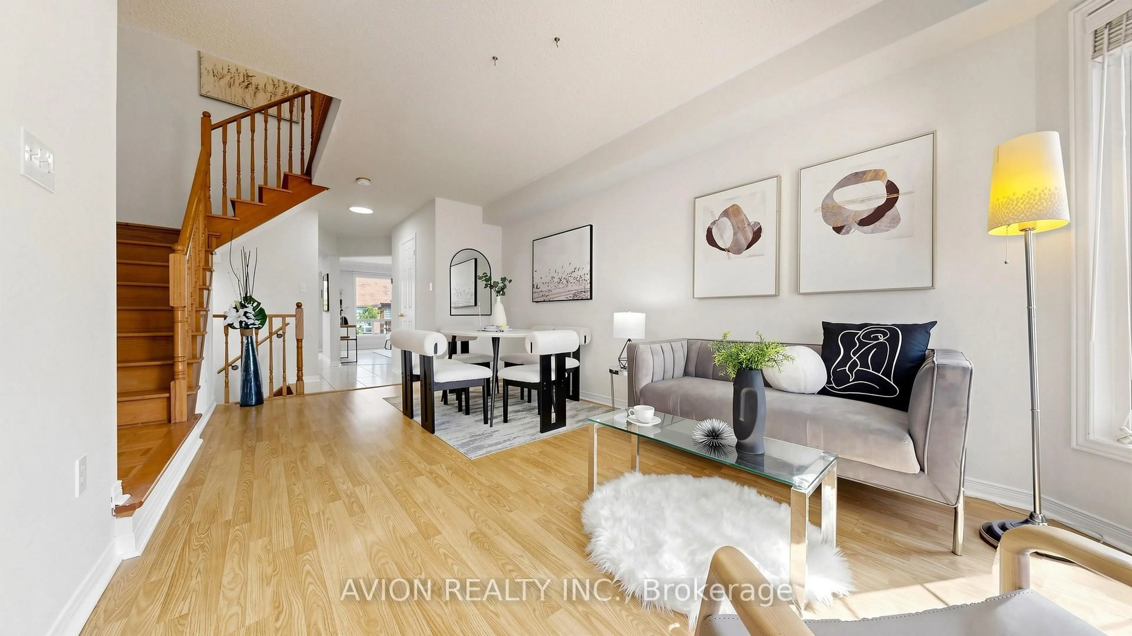Living room with furniture, wood/laminate floor for 12 Rideau Dr, Richmond Hill Ontario L4B 4P5