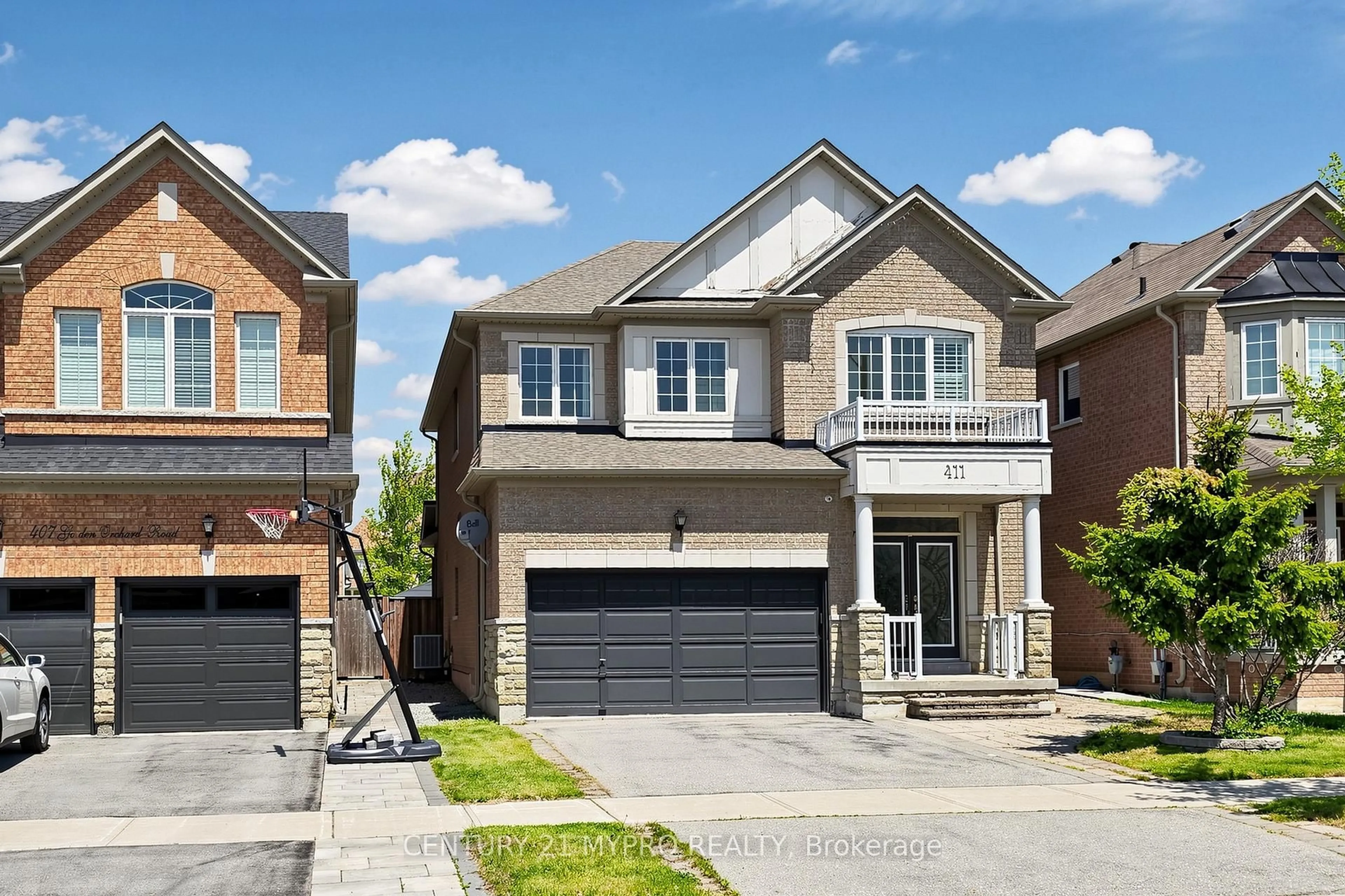 Home with brick exterior material, street for 411 Golden Orchard Rd, Vaughan Ontario L6A 0M5