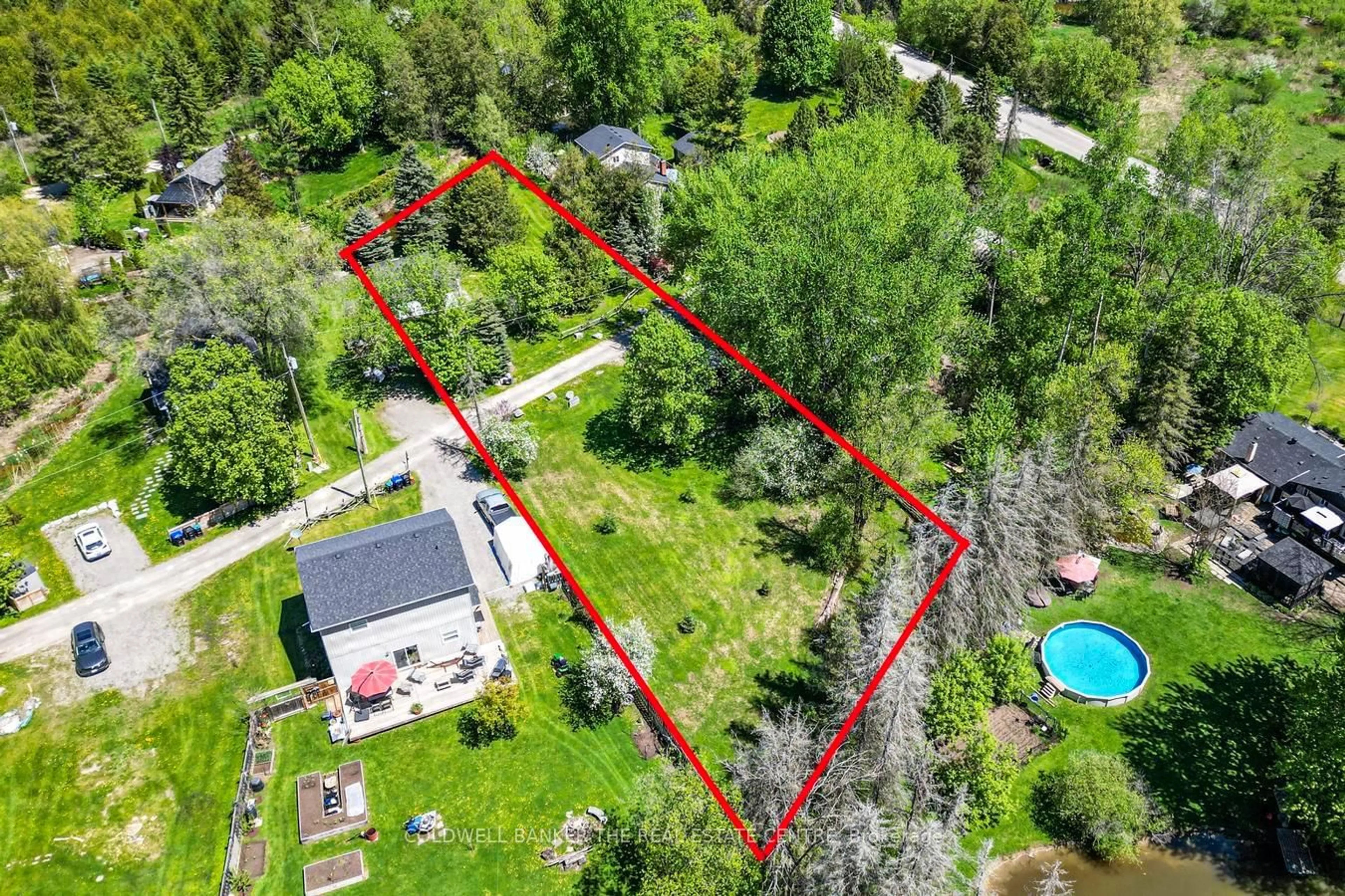 A pic from outside/outdoor area/front of a property/back of a property/a pic from drone, street for 8480 Nottawasaga River Rd, Adjala-Tosorontio Ontario L0G 1L0