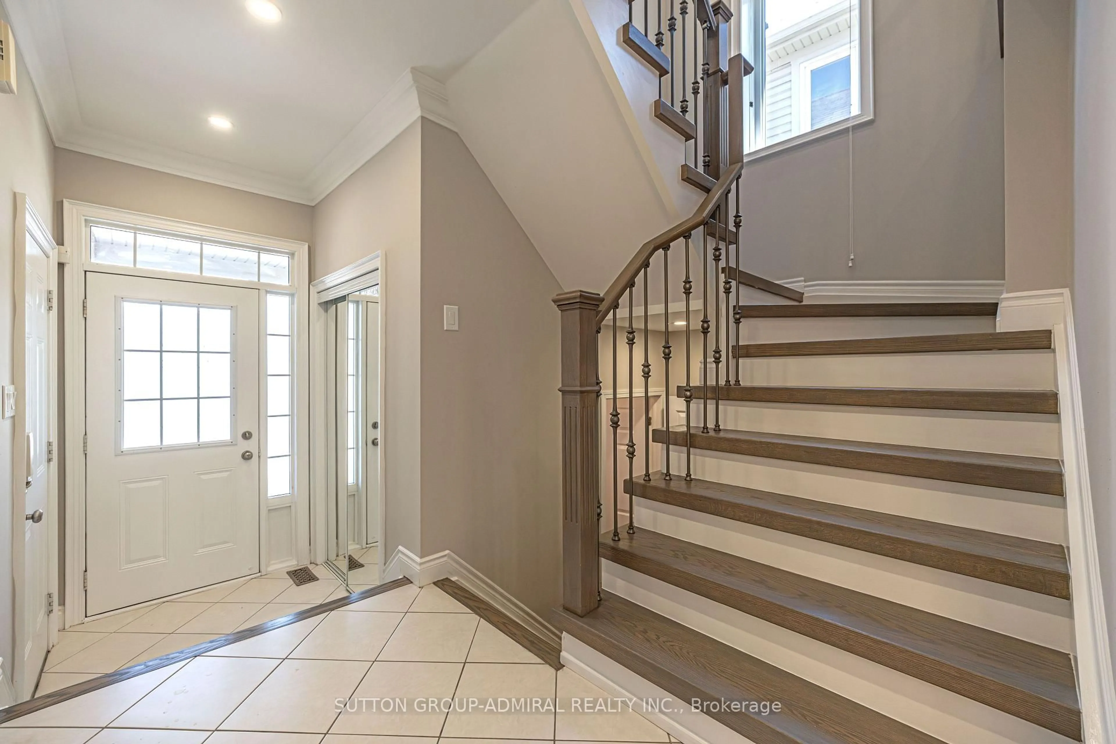 Indoor entryway for 30 Elmeade Lane, Whitchurch-Stouffville Ontario L4A 0P6