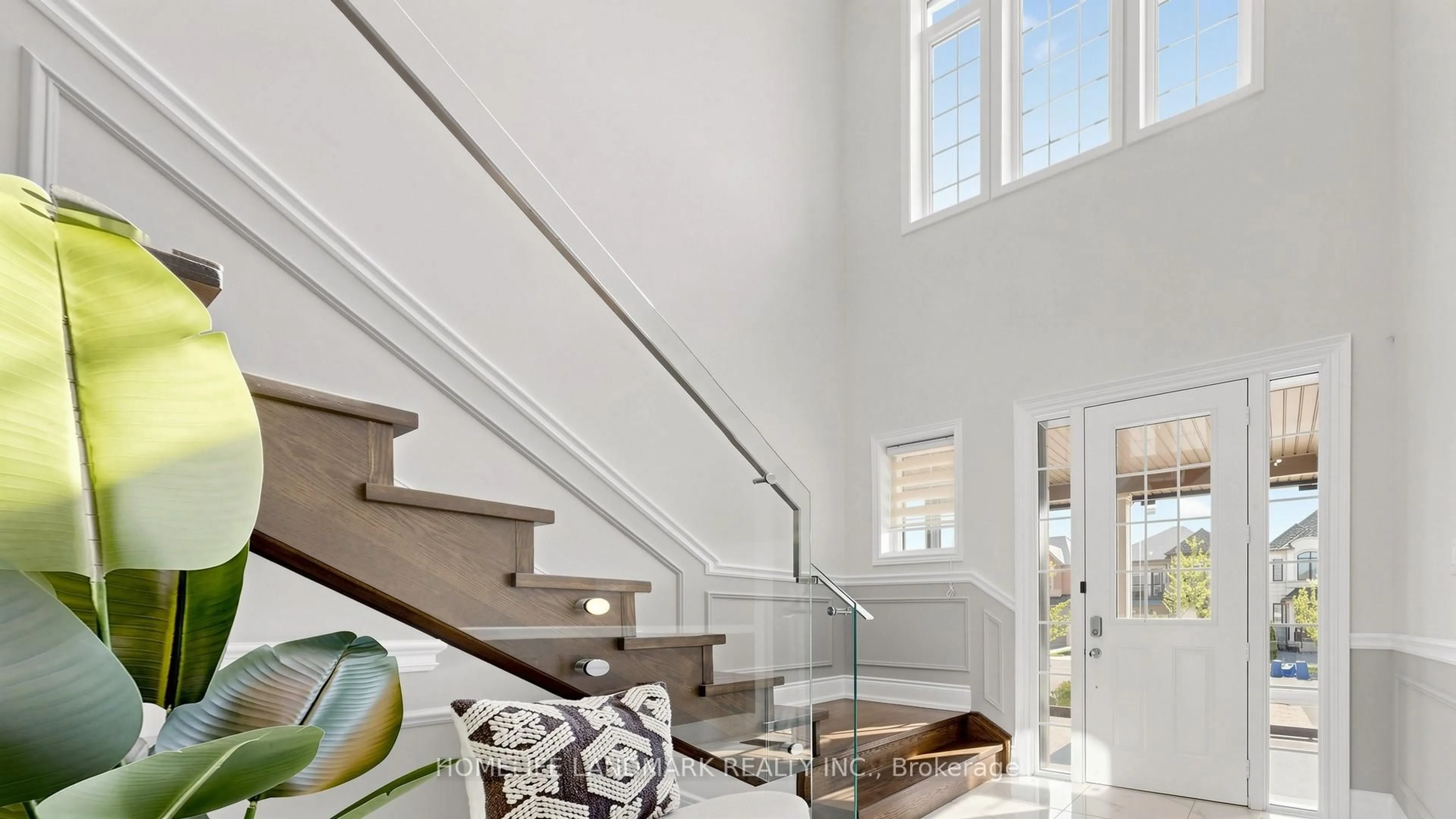 Stairs for 25 Cannes Ave, Vaughan Ontario L4H 4P5
