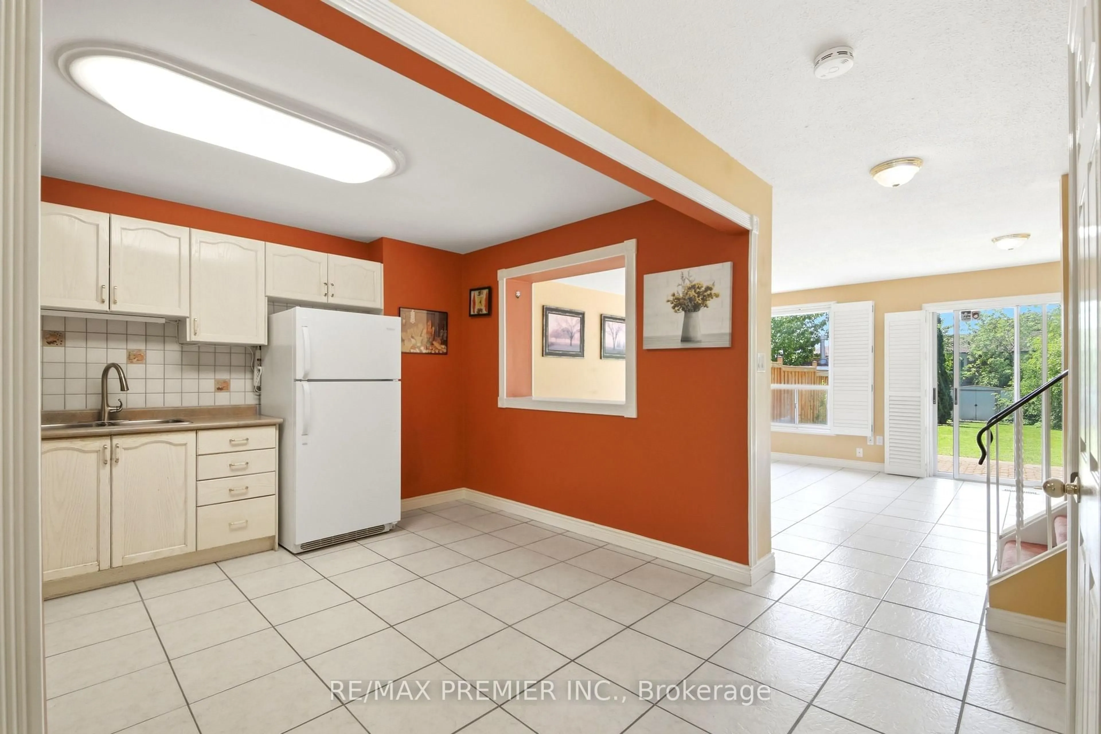 Unknown for 10 Ashcroft Crt, Vaughan Ontario L4L 1H2