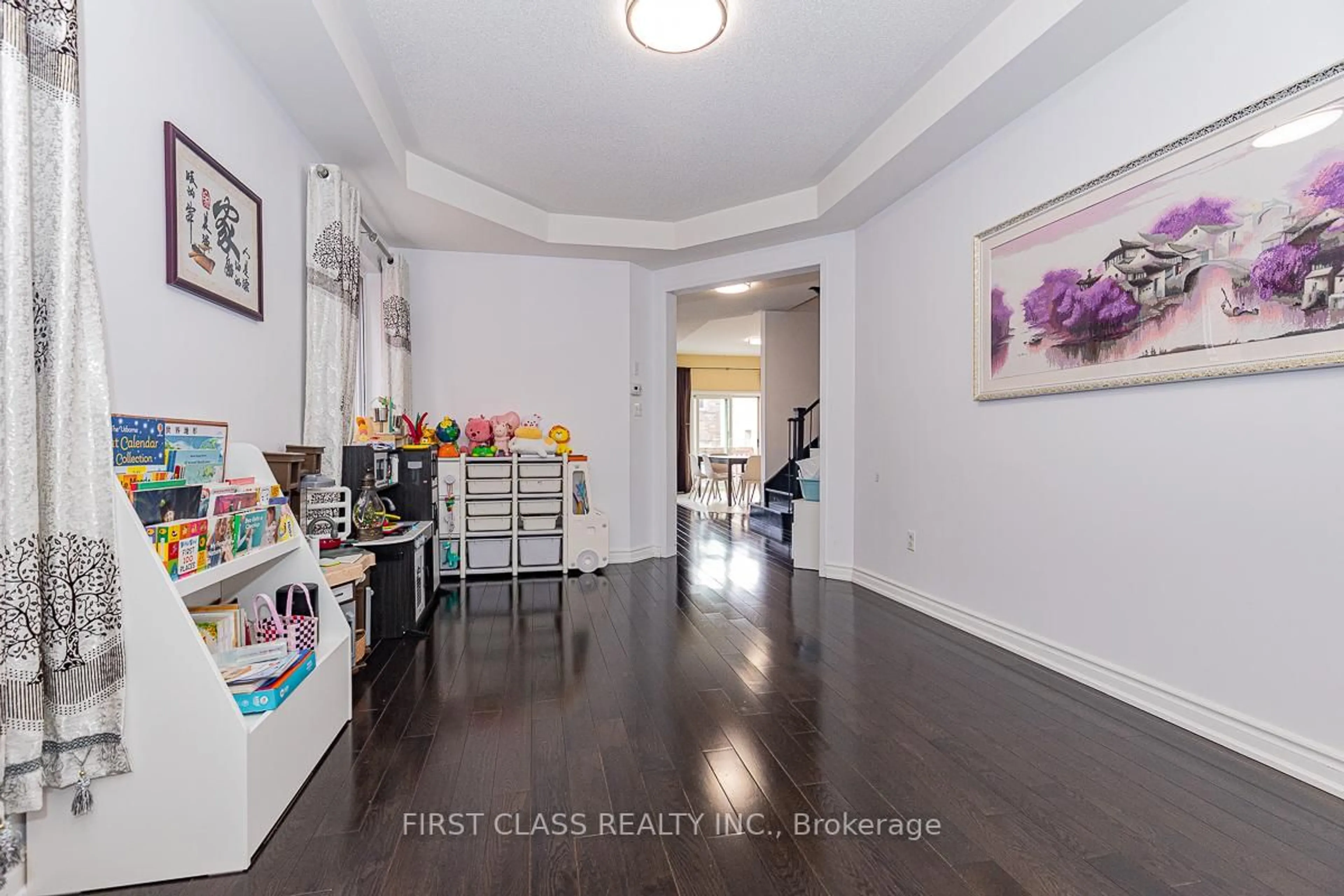Indoor entryway for 137 Jonas Millway, Whitchurch-Stouffville Ontario L4A 0M9
