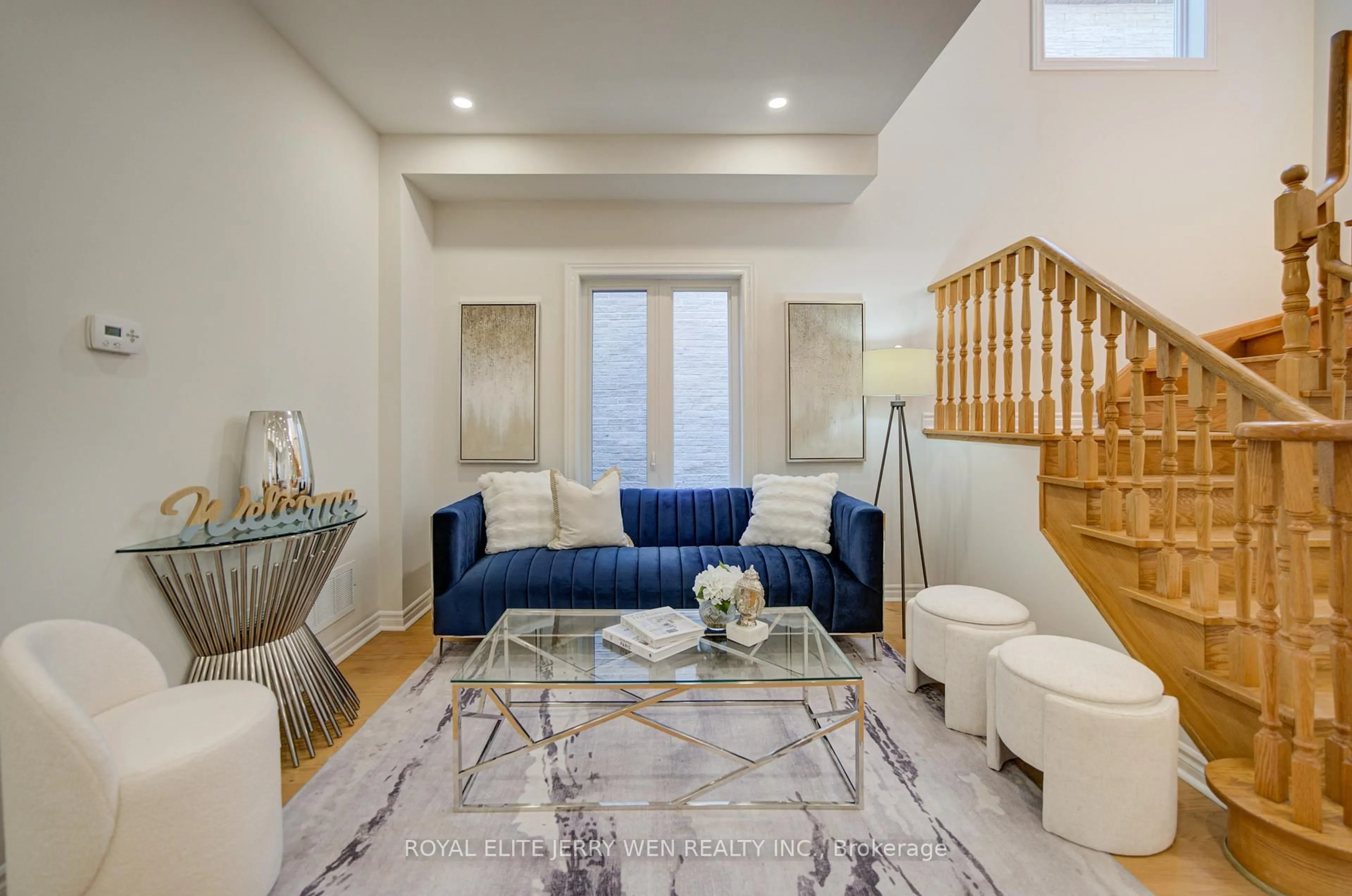 Living room with furniture, unknown for 140 Frank Endean Rd, Richmond Hill Ontario L4S 1S7