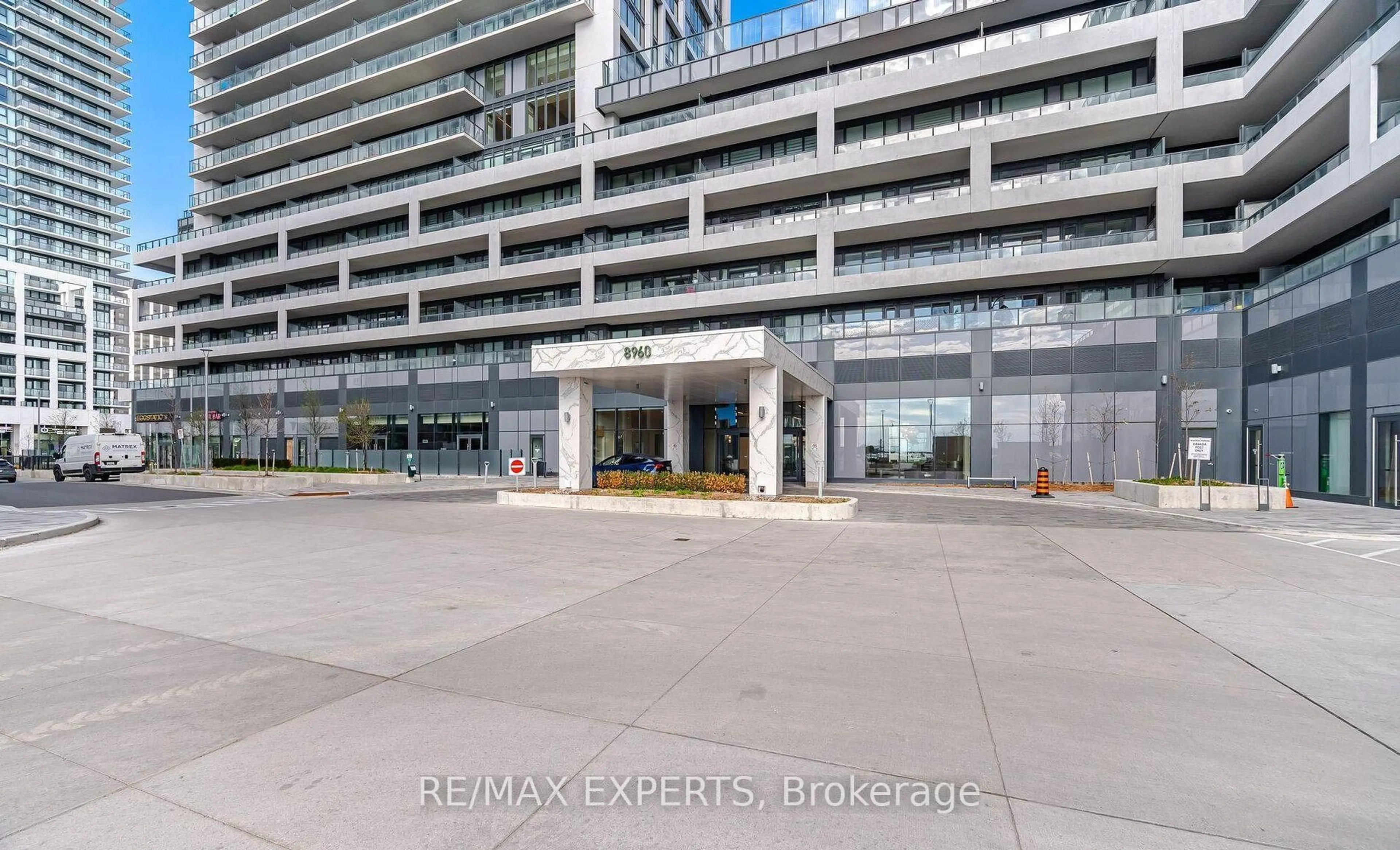 Indoor foyer for 8960 Jane St #320, Vaughan Ontario L4K 2M9