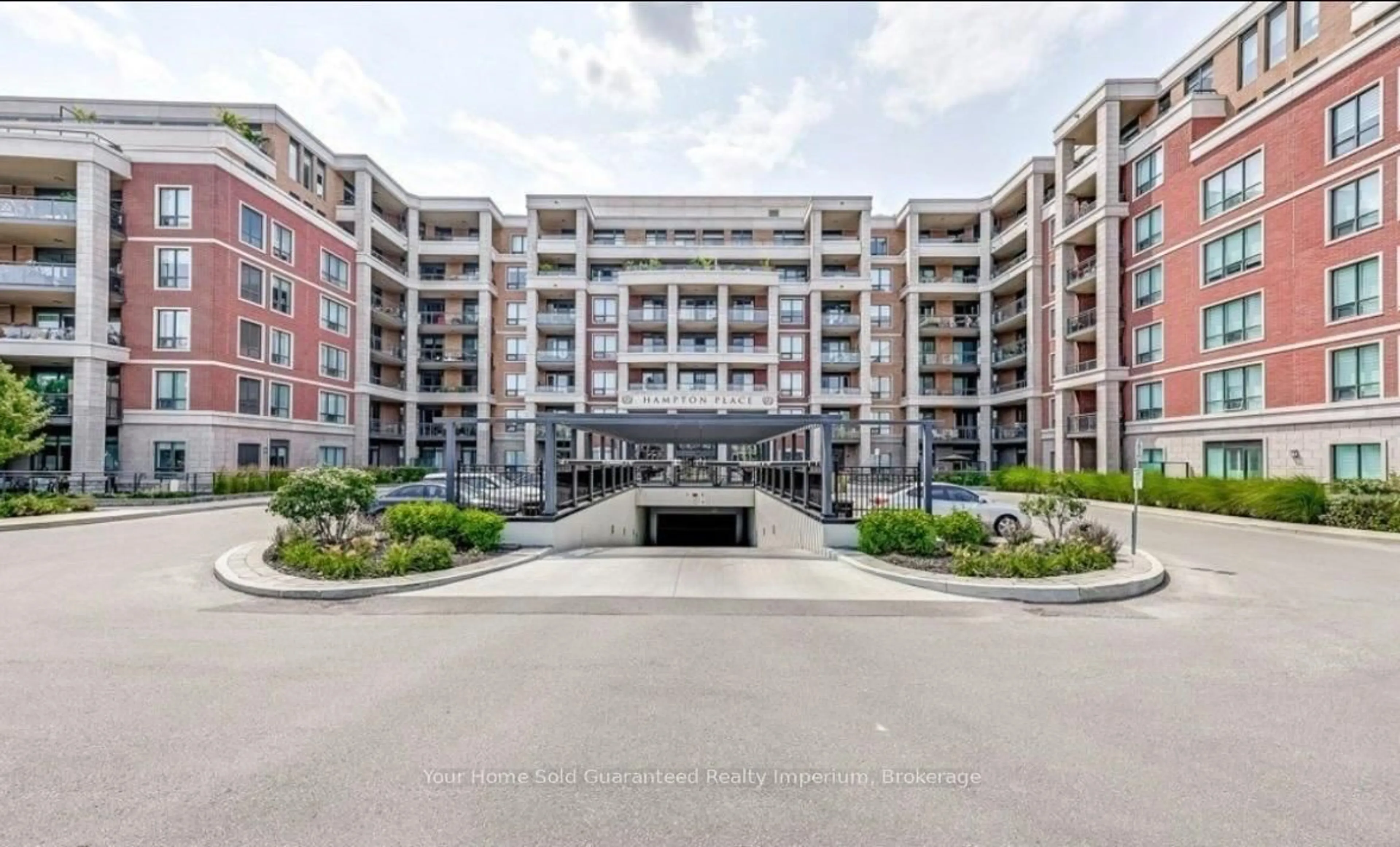 Indoor foyer for 25 Baker Hill Blvd #610, Whitchurch-Stouffville Ontario L1W 2C1