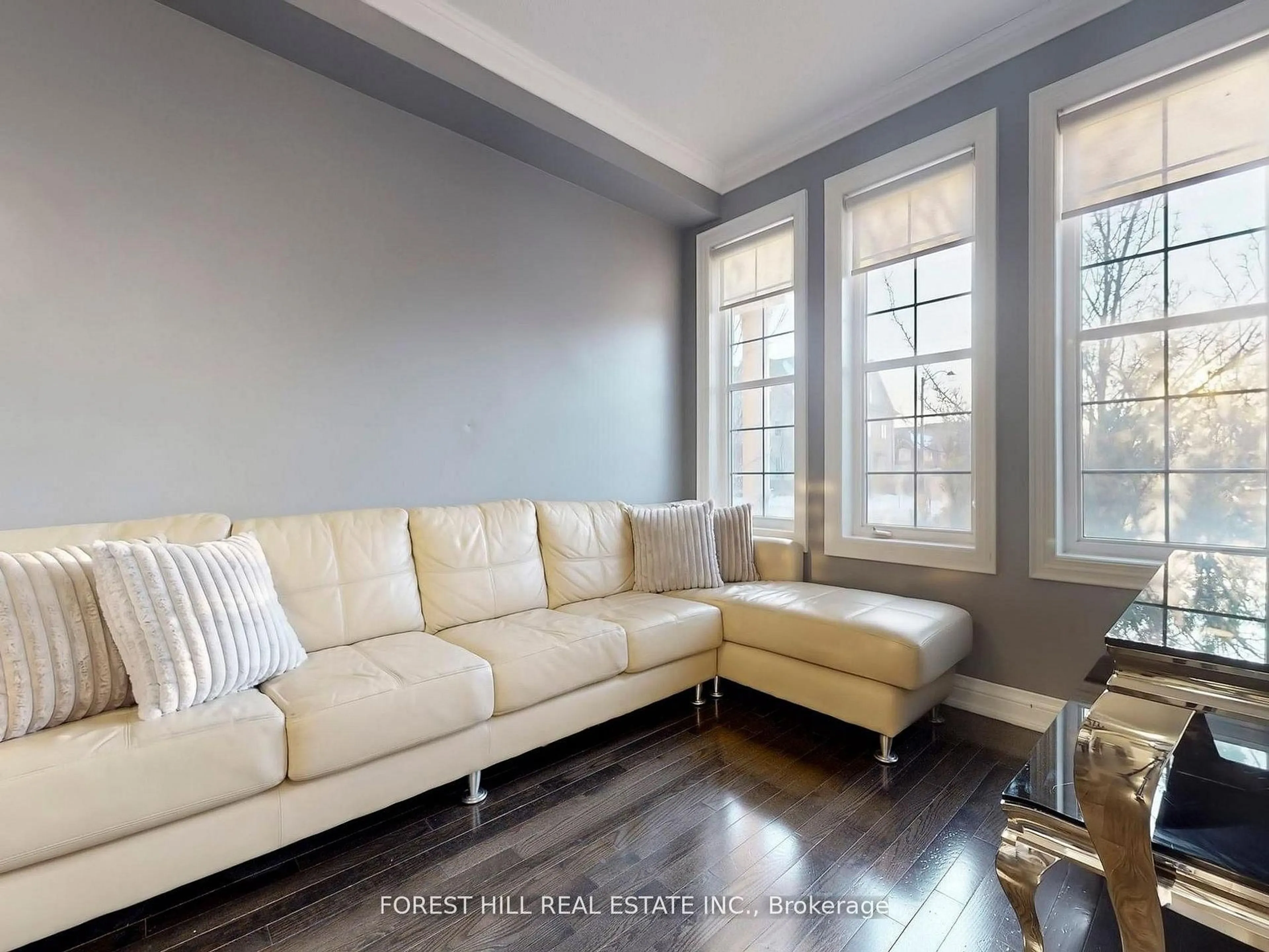 Living room with furniture, unknown for 41 Poetry Dr, Vaughan Ontario L4H 3R1