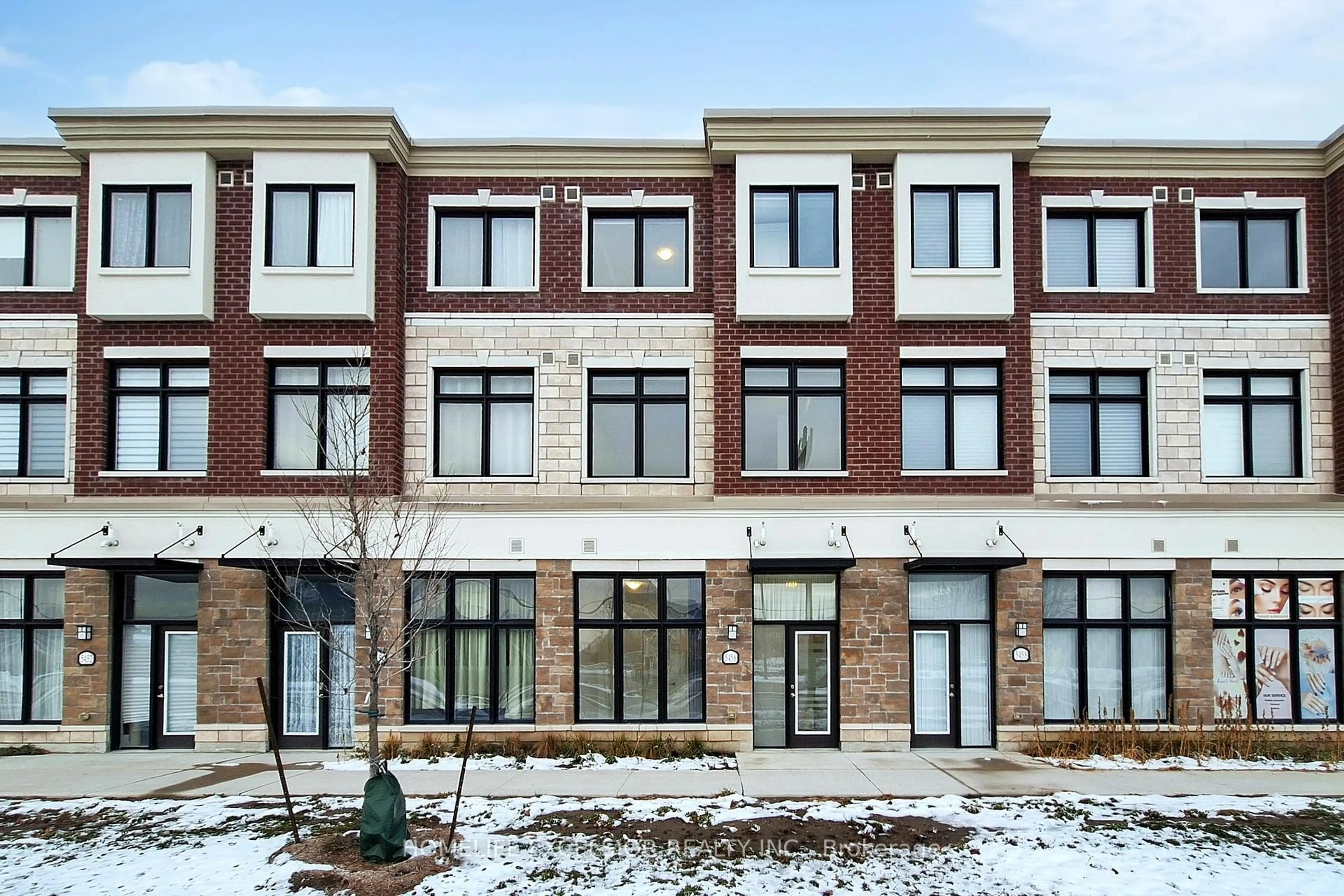 Home with brick exterior material, building for 5456 Main St, Whitchurch-Stouffville Ontario L4A 4W8