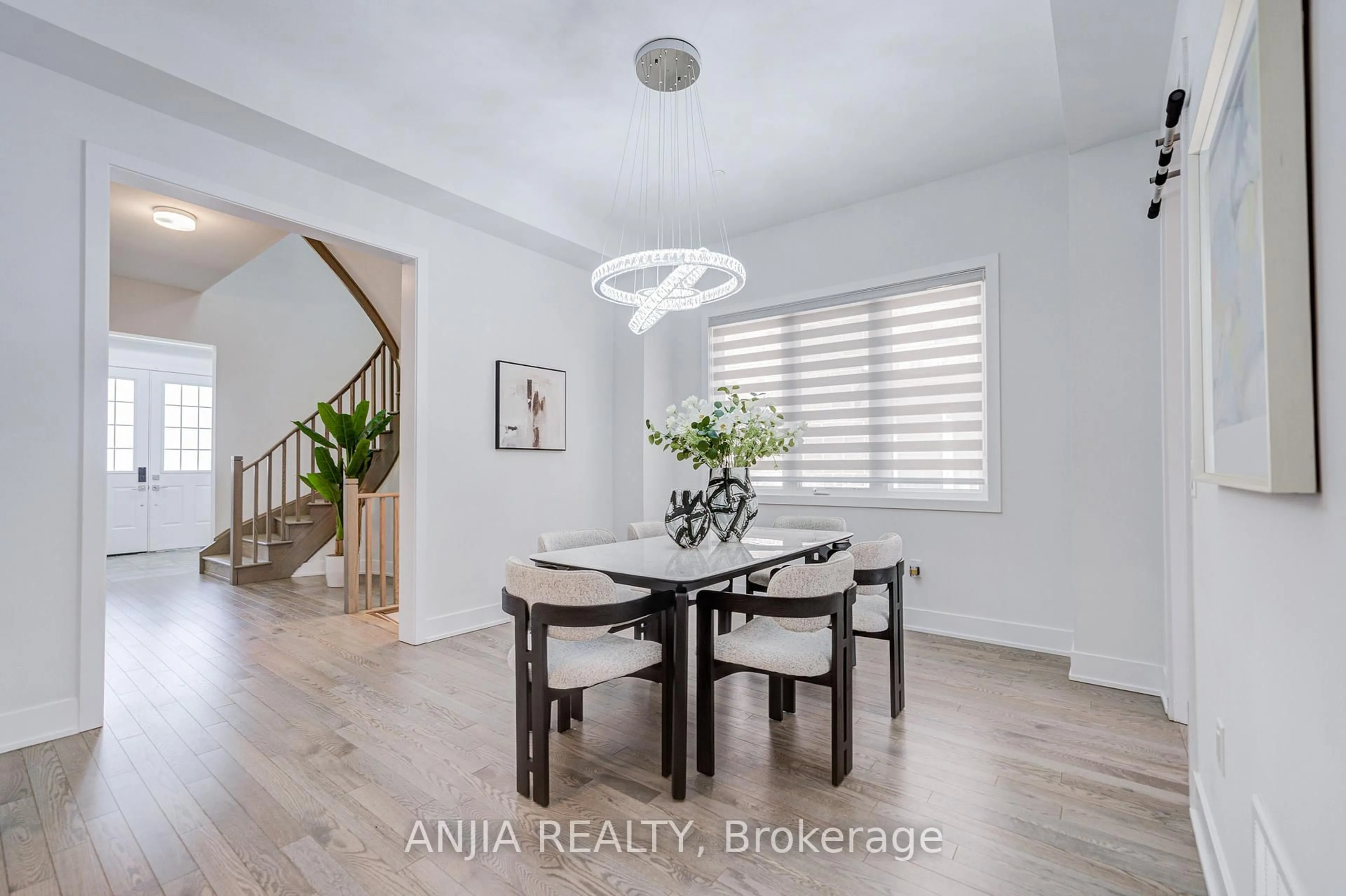 Dining room, unknown for 176 Sikura Circ, Aurora Ontario L4G 3Z1