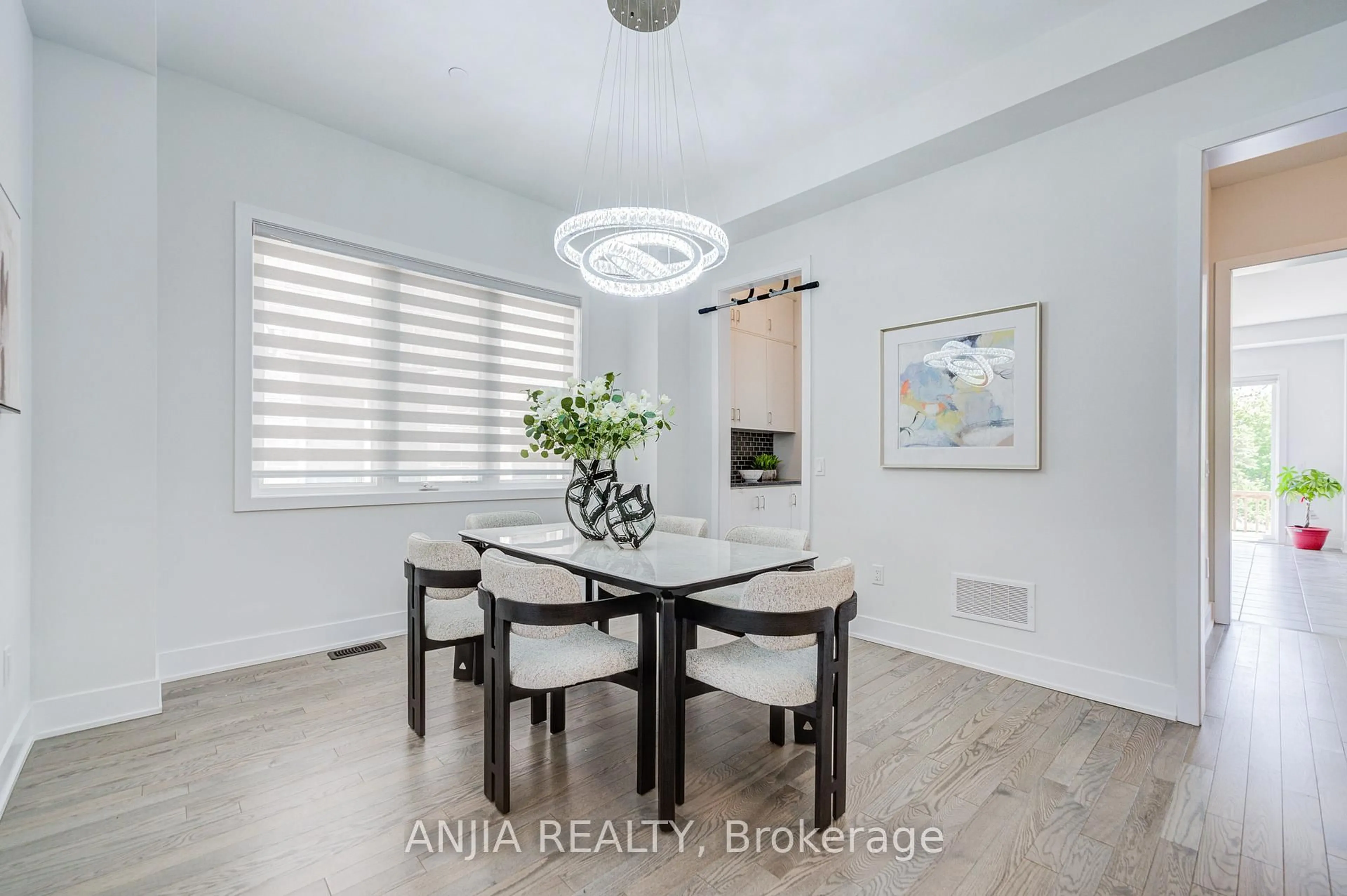 Dining room, unknown for 176 Sikura Circ, Aurora Ontario L4G 3Z1