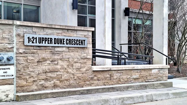 1 Upper Duke Cres #806, Markham 2