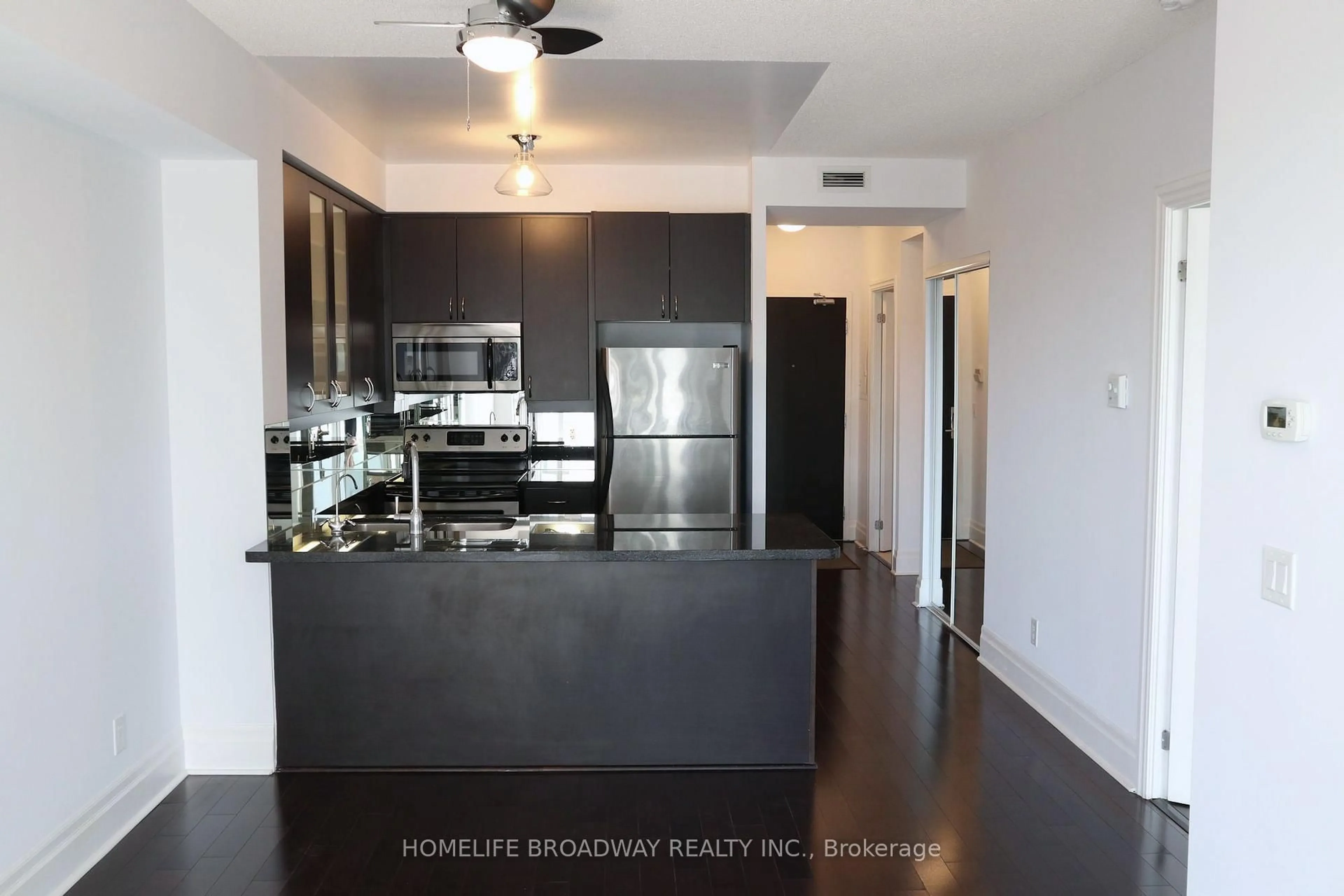 Unknown for 1 Upper Duke Cres #806, Markham Ontario L6G 0B6