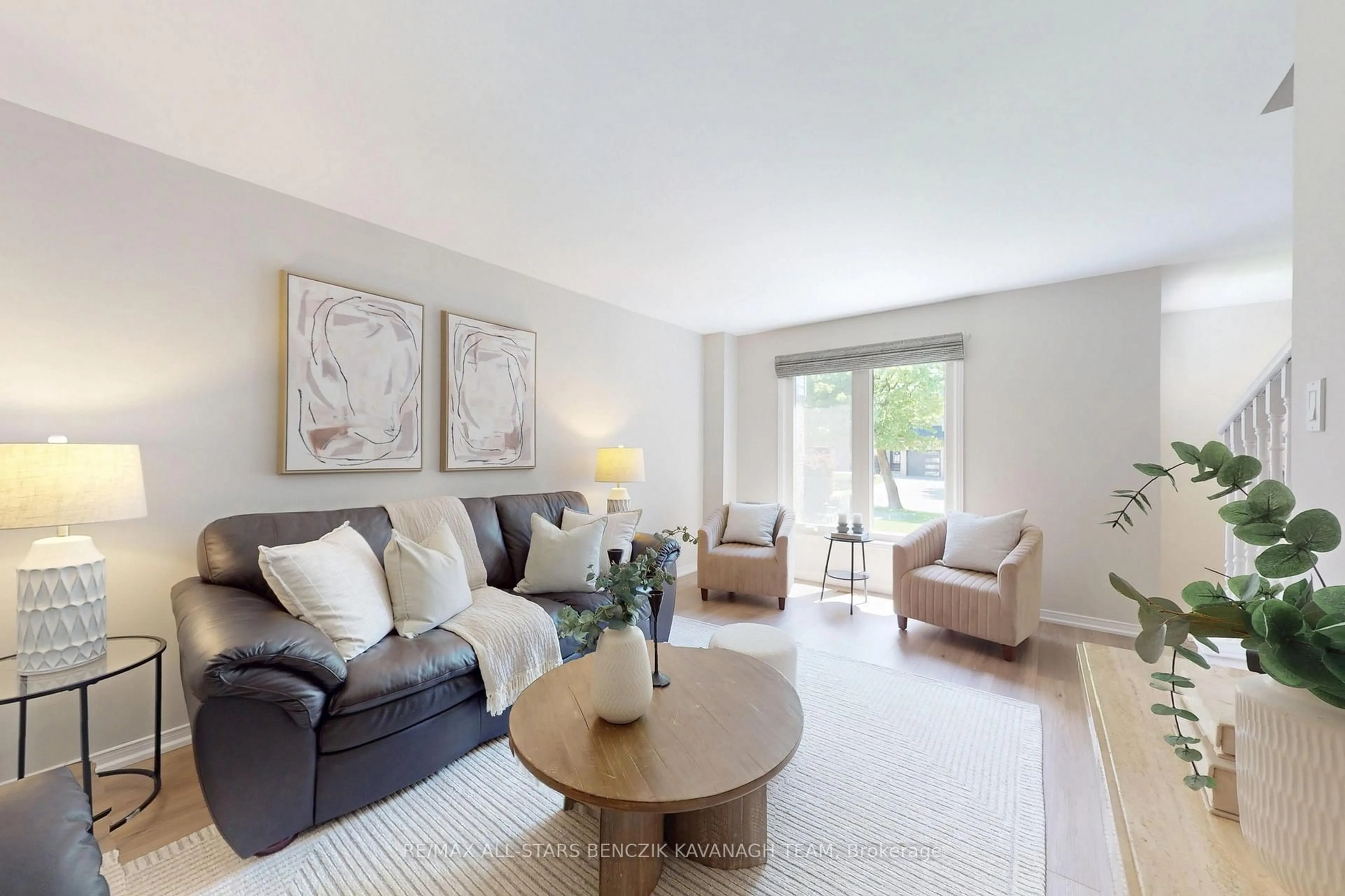 Living room with furniture, unknown for 14 Parkinson Rd, Markham Ontario L3P 4G5