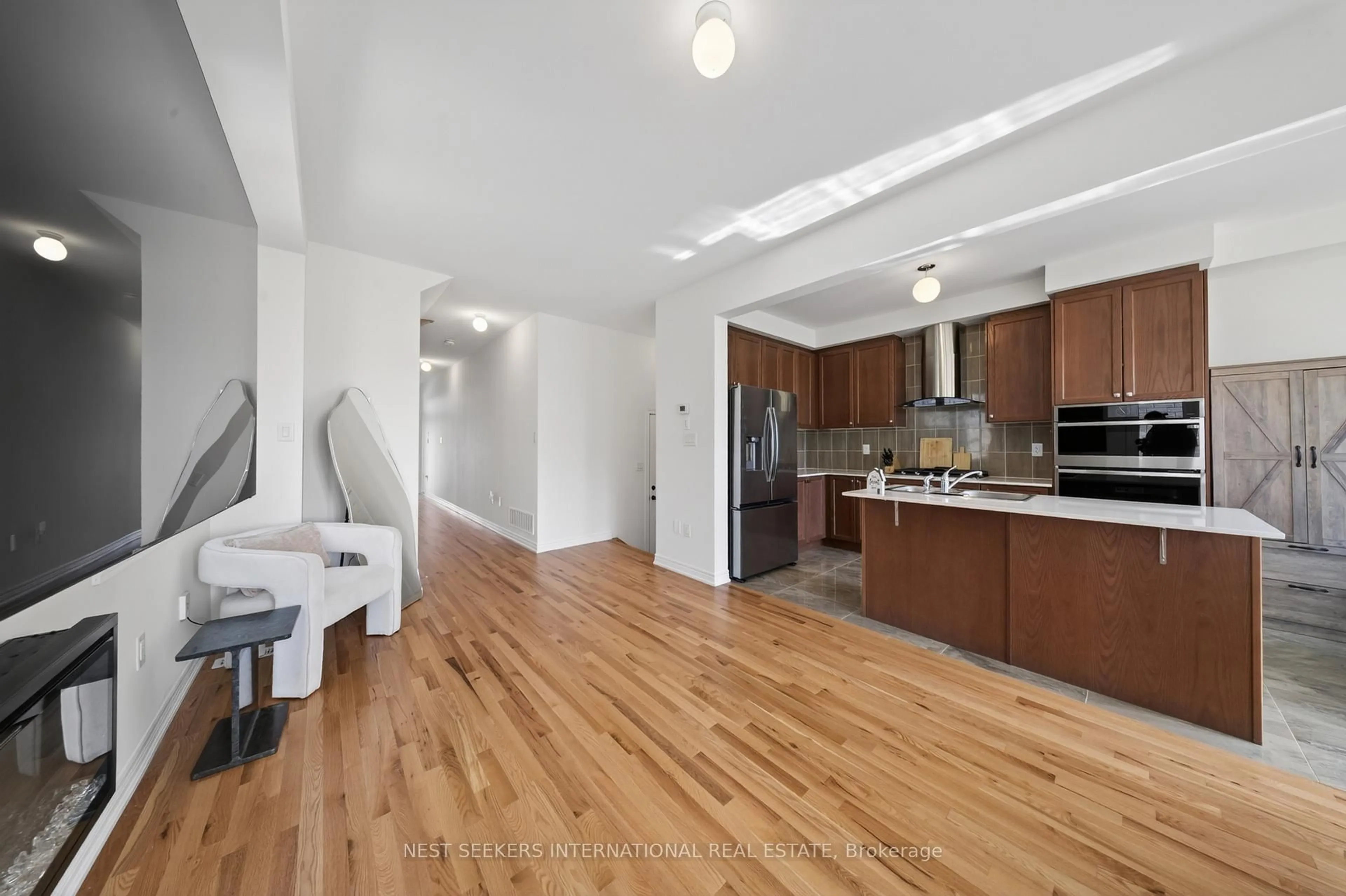 Open concept kitchen, unknown for 110 Hartington St, Vaughan Ontario L4H 5J7