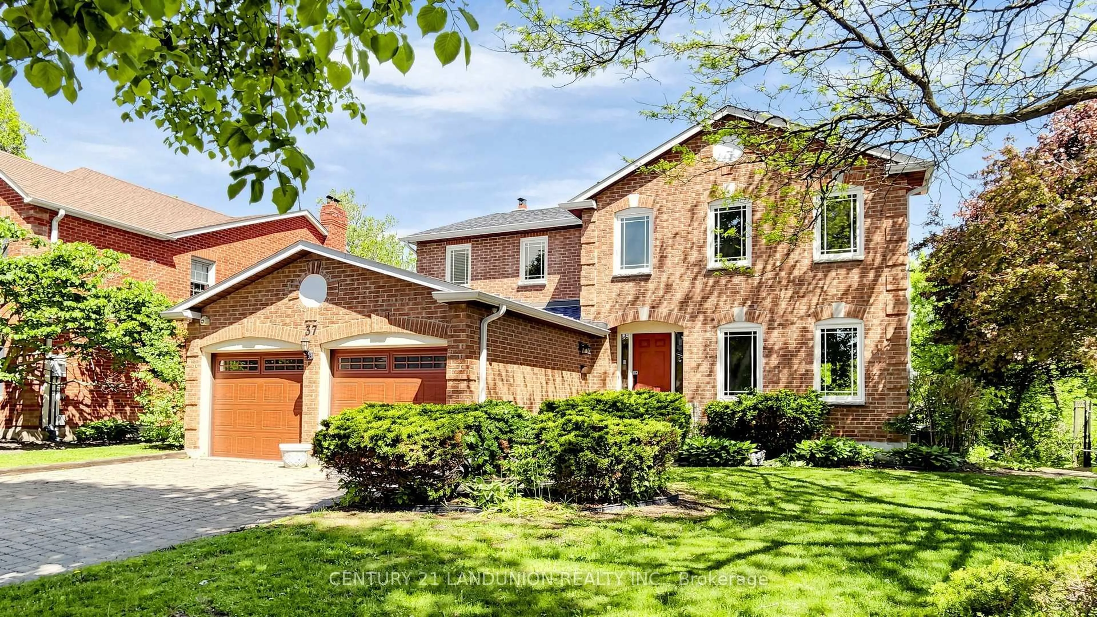 Home with brick exterior material, street for 37 Millstone Crt, Markham Ontario L3R 7M4