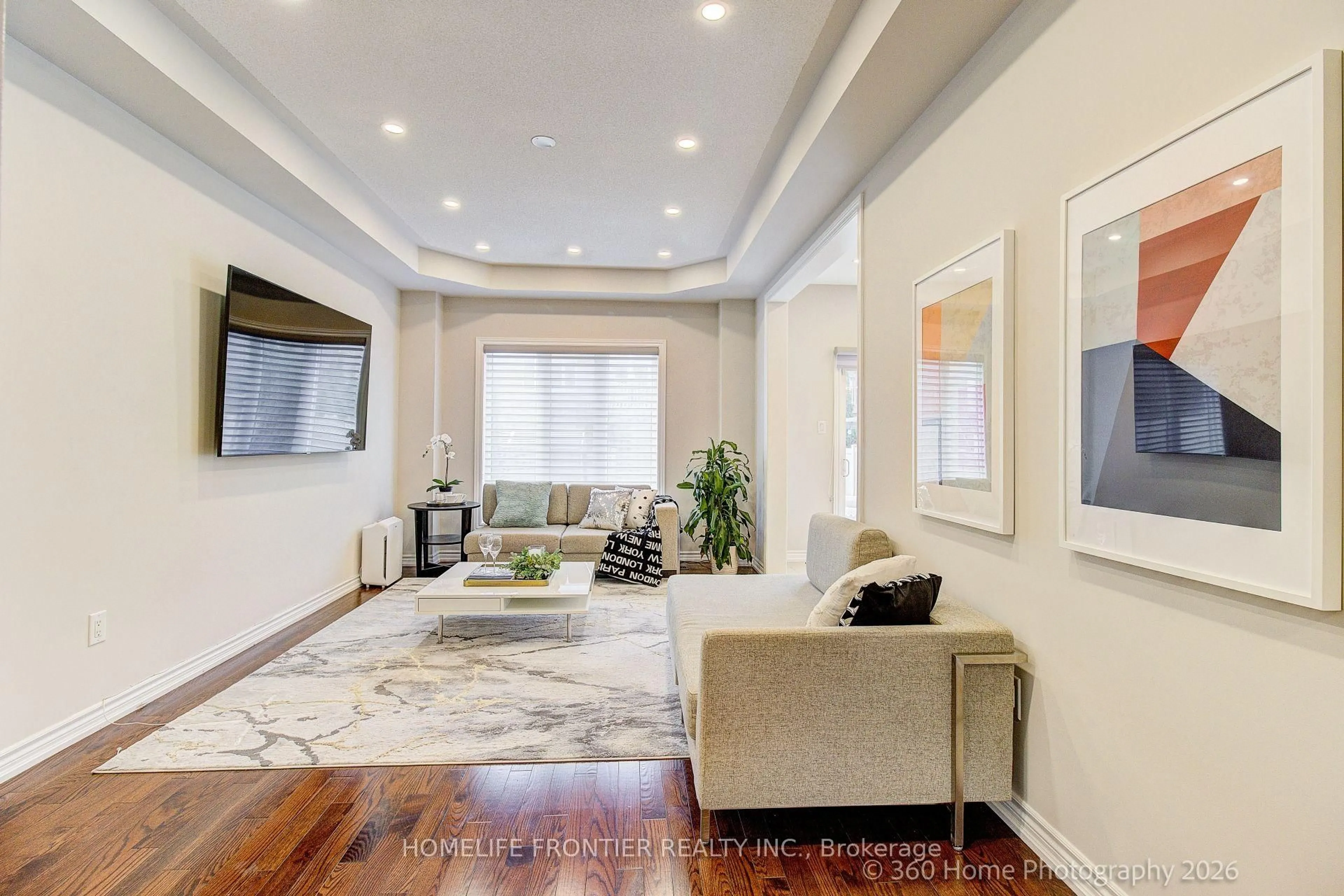 Living room with furniture, unknown for 117 White Beach Cres, Vaughan Ontario L6A 0R2