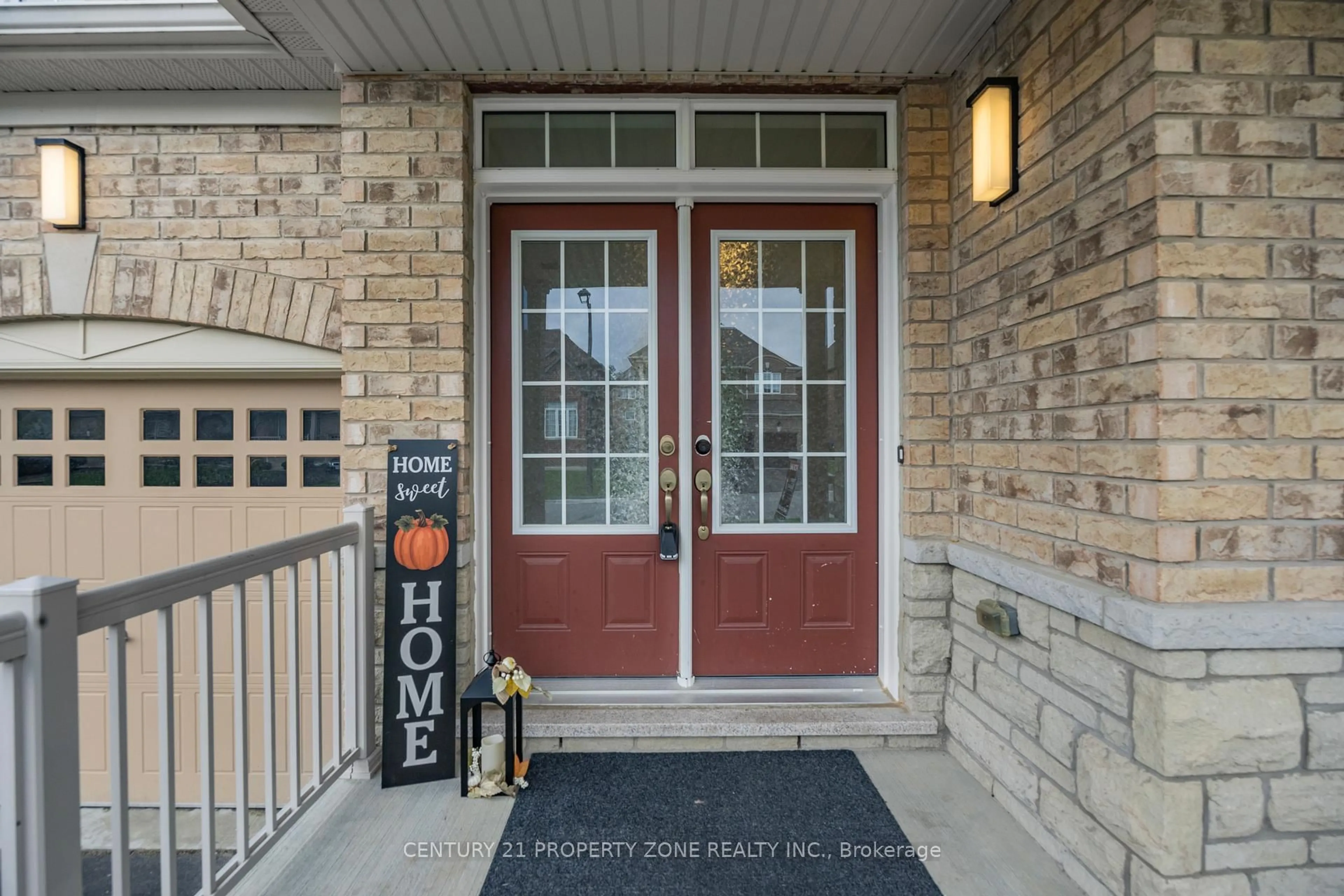 Indoor entryway for 919 Green St, Innisfil Ontario L0L 1W0