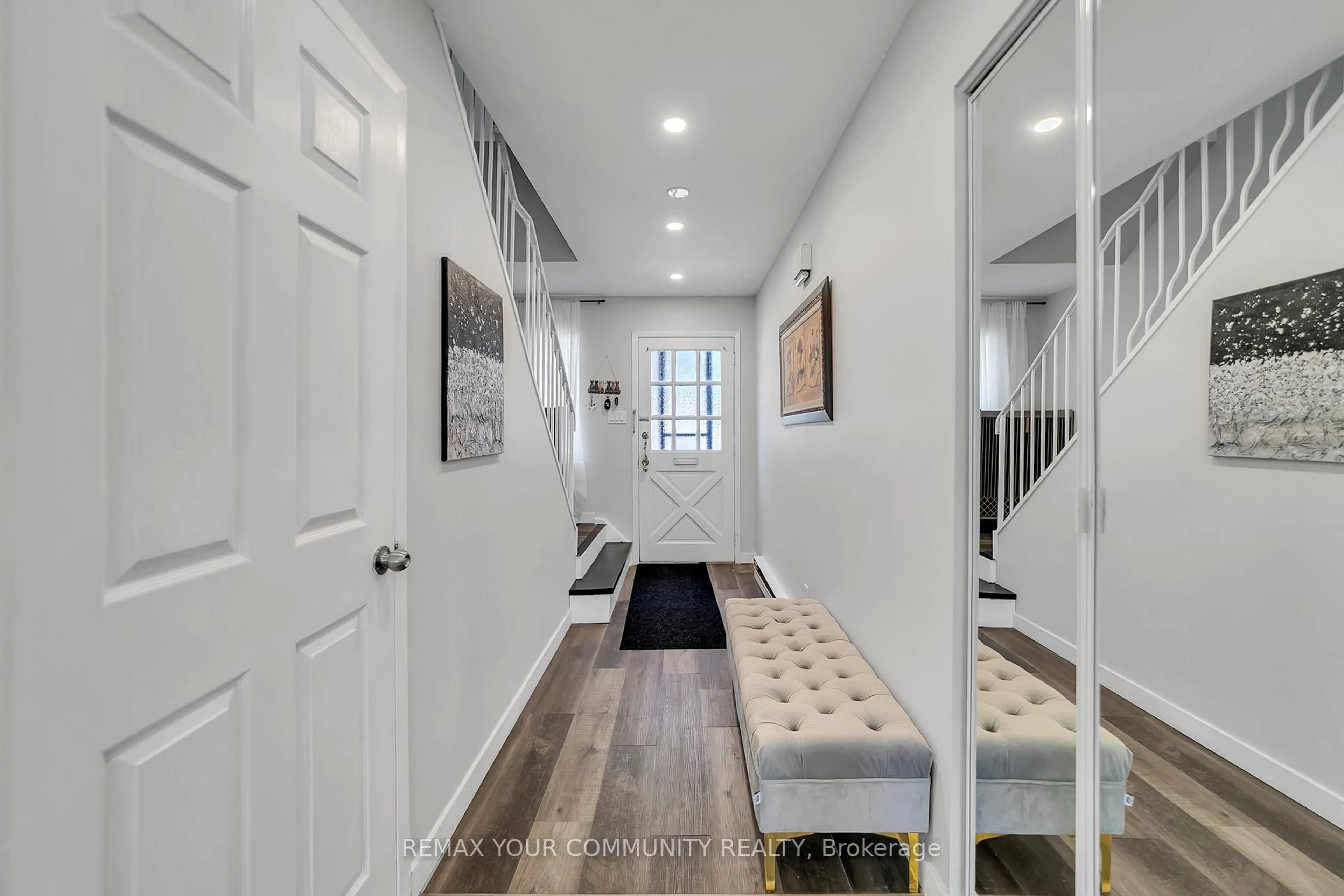 Indoor entryway for 23 Bowman Way, Markham Ontario L3T 4Z5