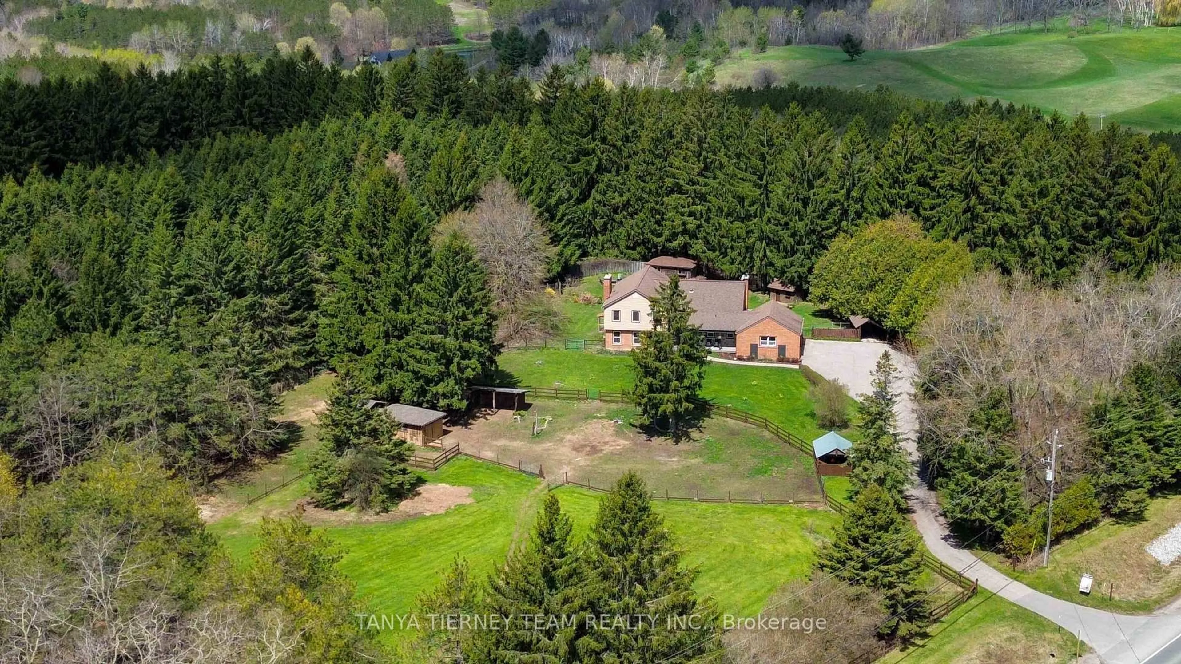 A pic from outside/outdoor area/front of a property/back of a property/a pic from drone, forest/trees view for 1180 Lakeridge Rd, Uxbridge Ontario L0B 1A0