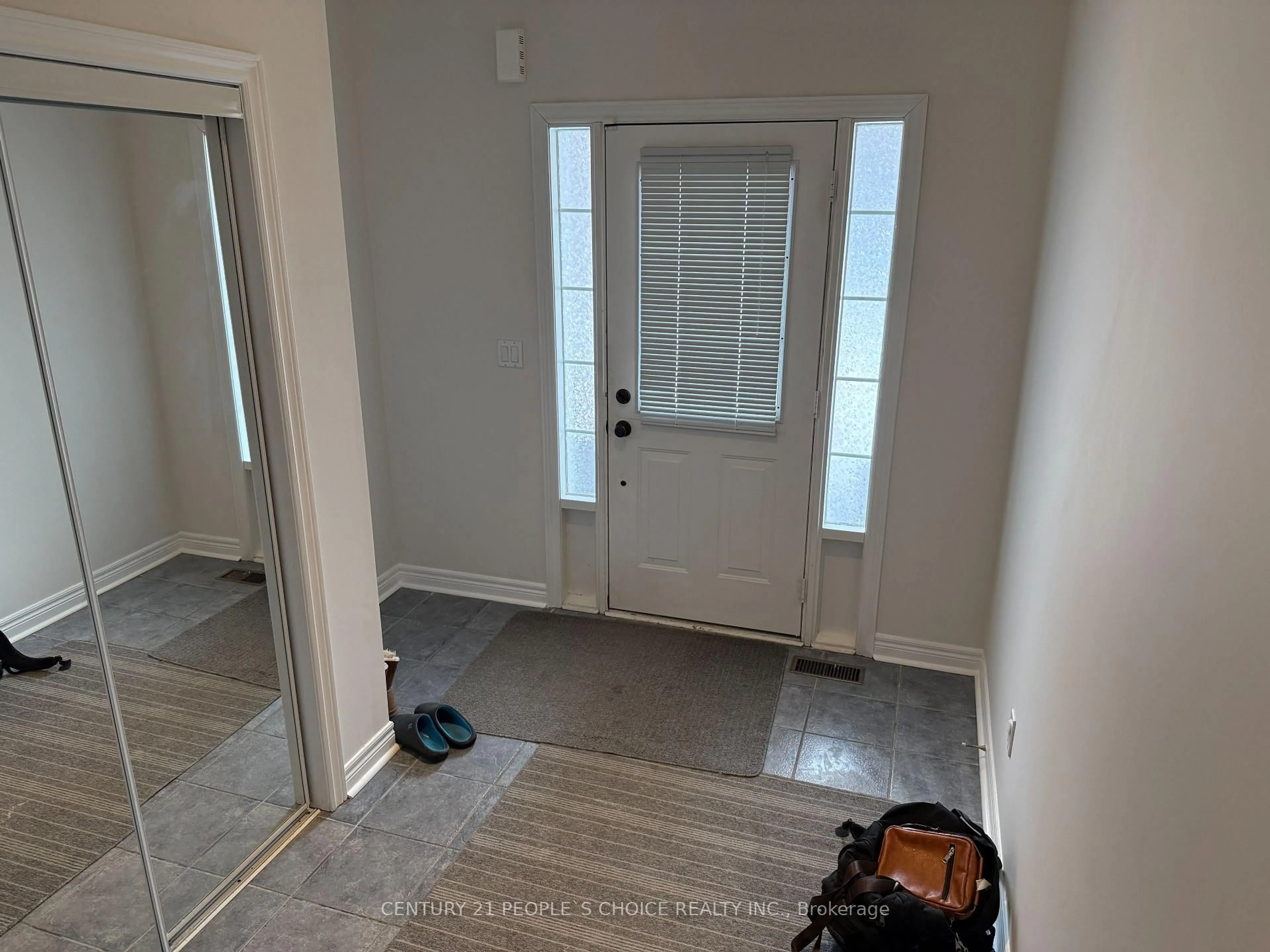 Indoor entryway for 76 Daniel Reaman Cres, Vaughan Ontario L4J 8T9