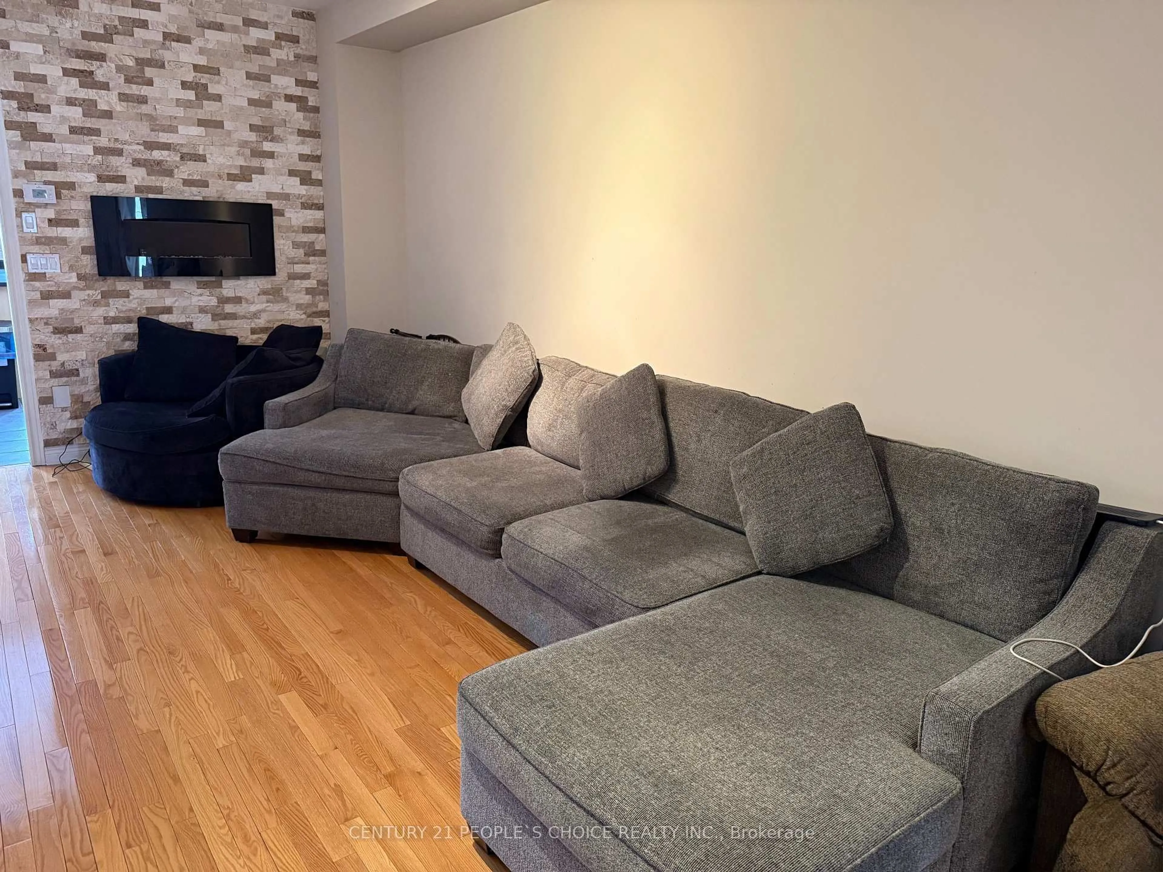 Living room with furniture, unknown for 76 Daniel Reaman Cres, Vaughan Ontario L4J 8T9
