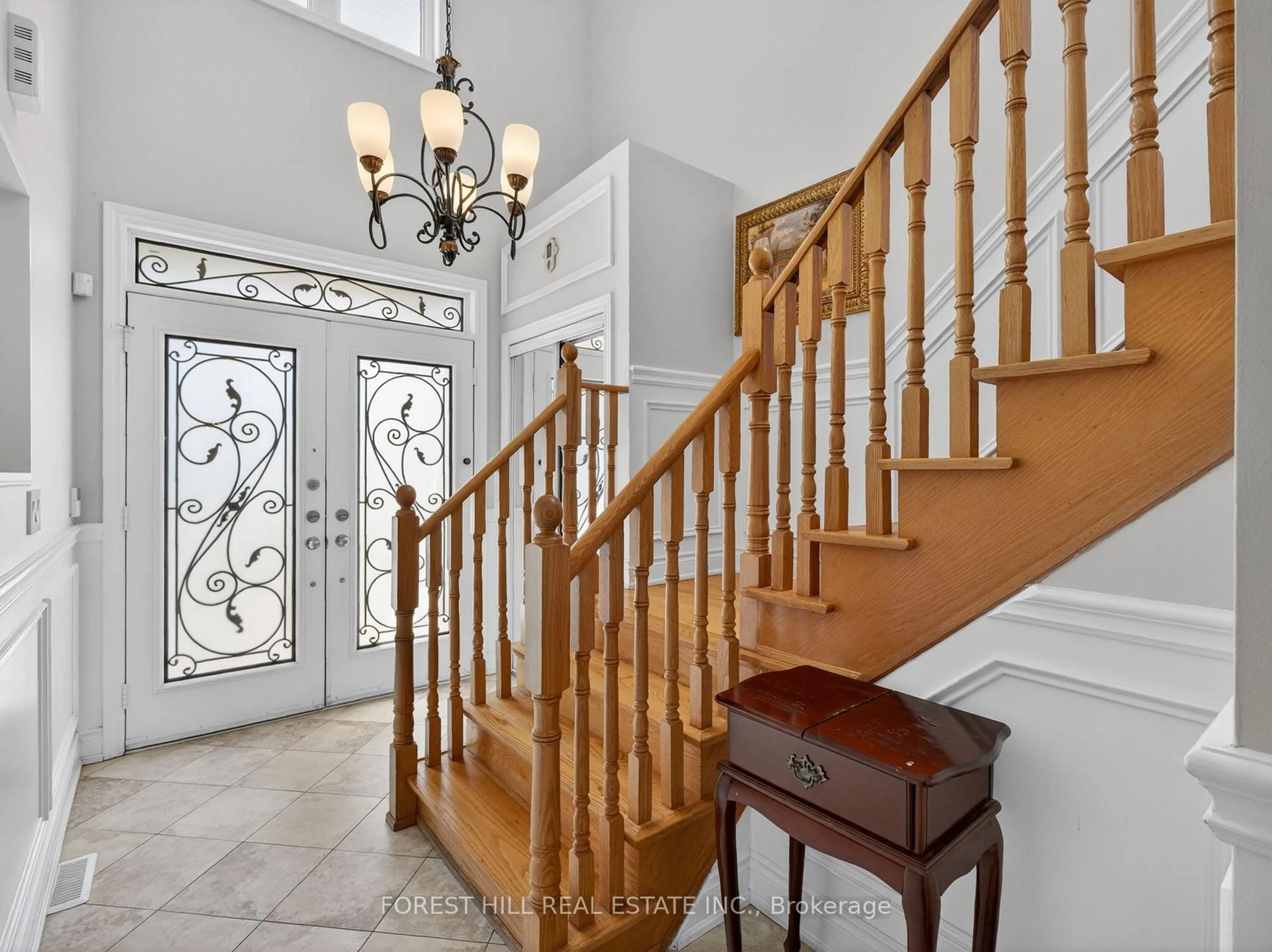 Indoor foyer for 56 Mintwood Rd, Vaughan Ontario L4J 9C3