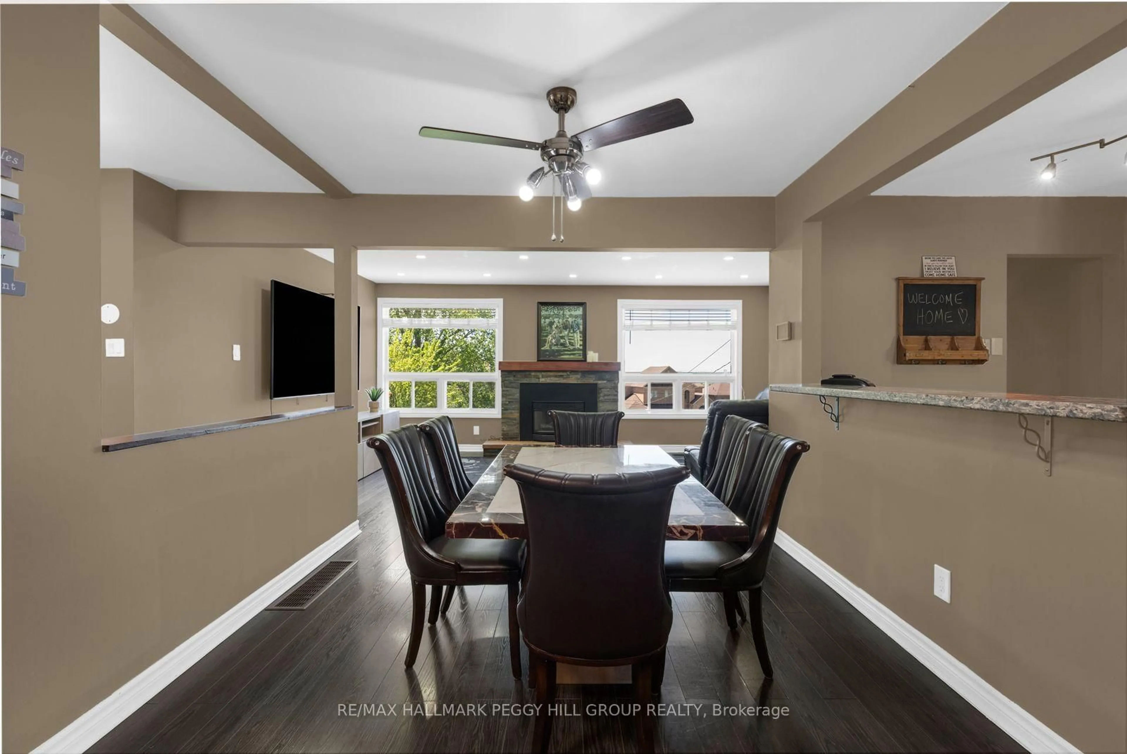 Dining room, unknown for 865 John St, Innisfil Ontario L0L 1K0