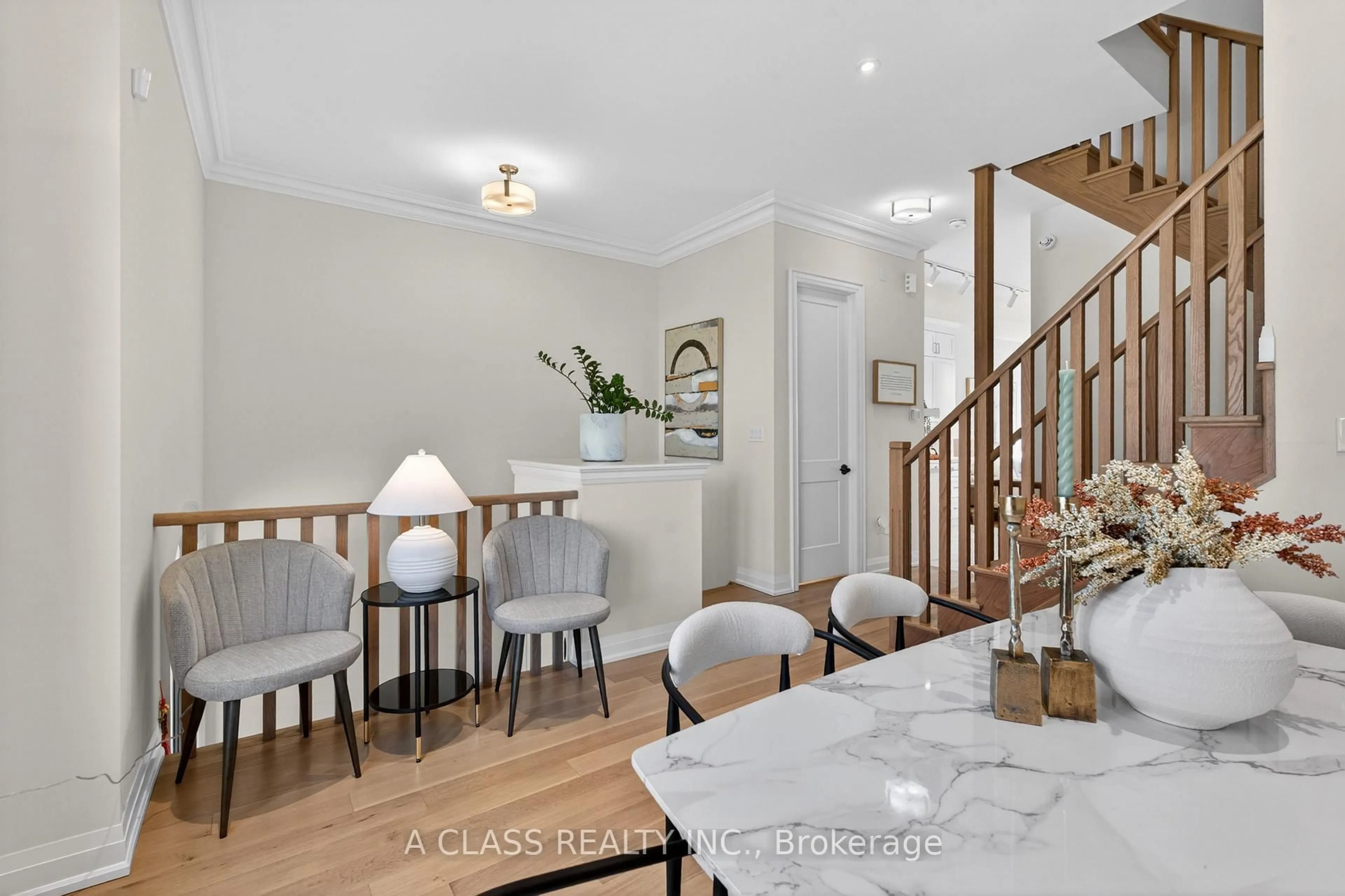 Dining room, unknown for 10 Abbey Hill Lane, Markham Ontario L6C 3L5