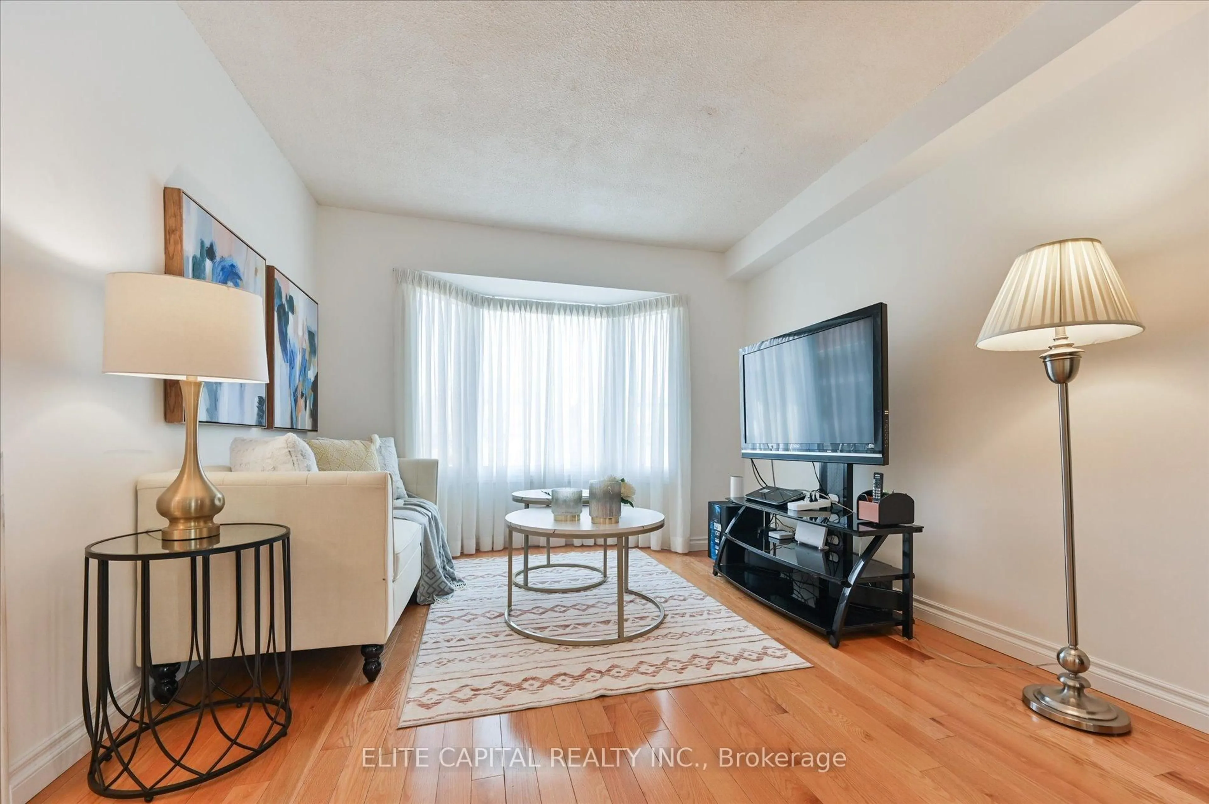 Living room with furniture, unknown for 54 Bauer Cres, Markham Ontario L3R 4H4