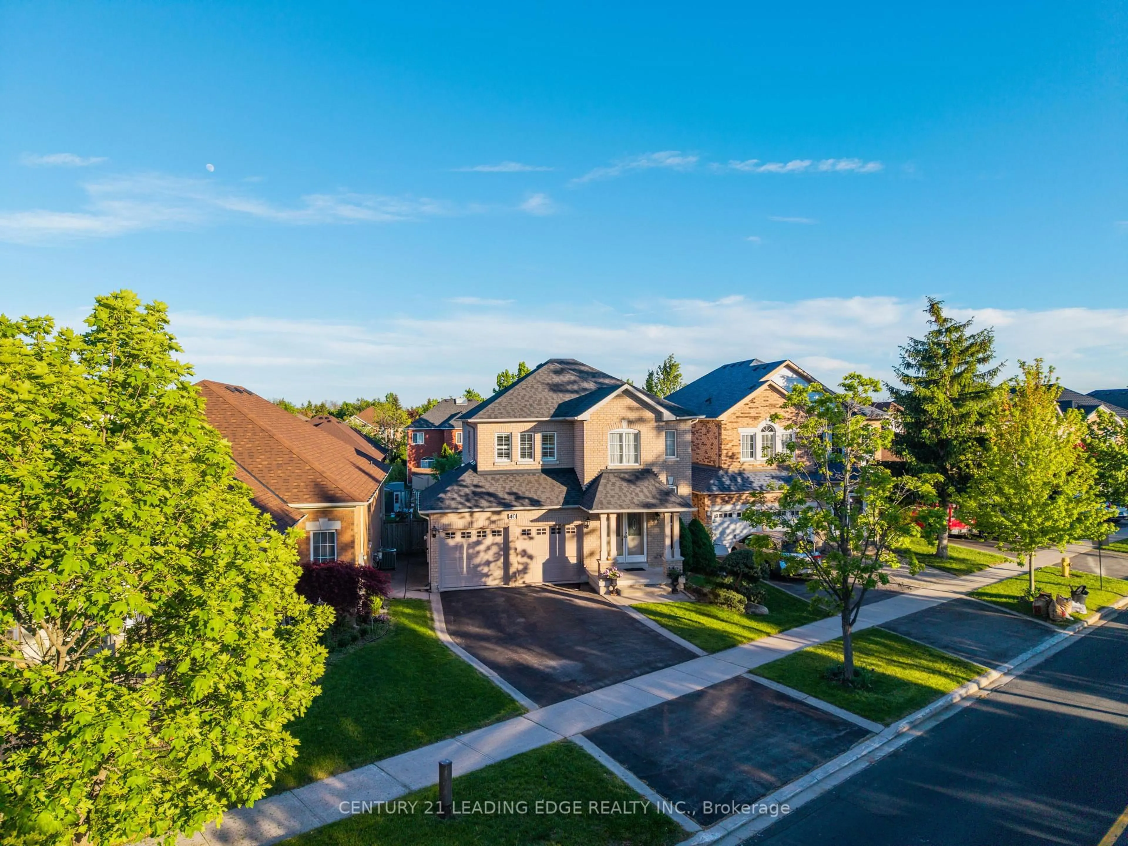 A pic from outside/outdoor area/front of a property/back of a property/a pic from drone, street for 40 Rouge Bank Dr, Markham Ontario L3S 4C7