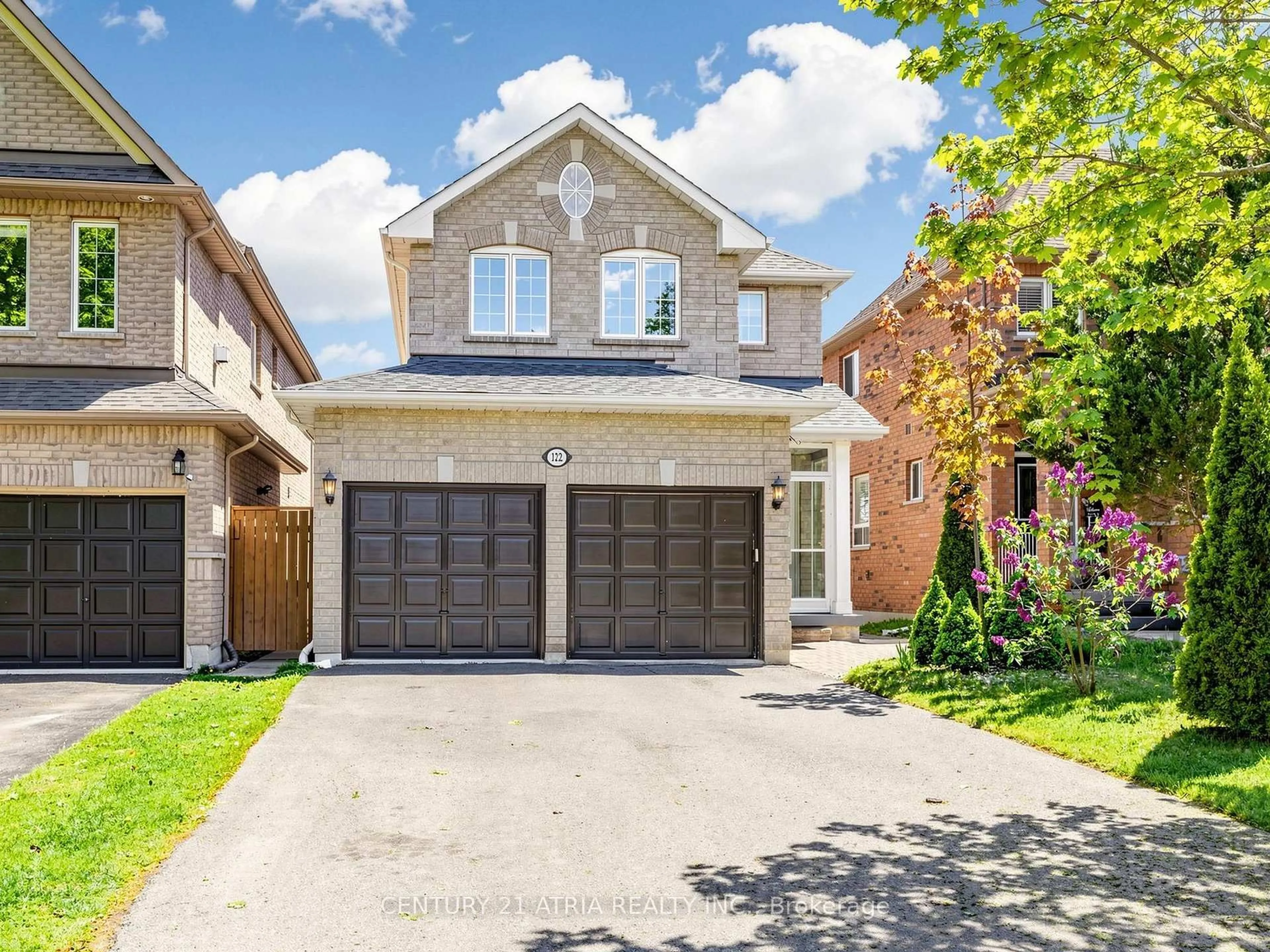 Home with brick exterior material, street for 122 Fadine Rd, Newmarket Ontario L3X 2P2