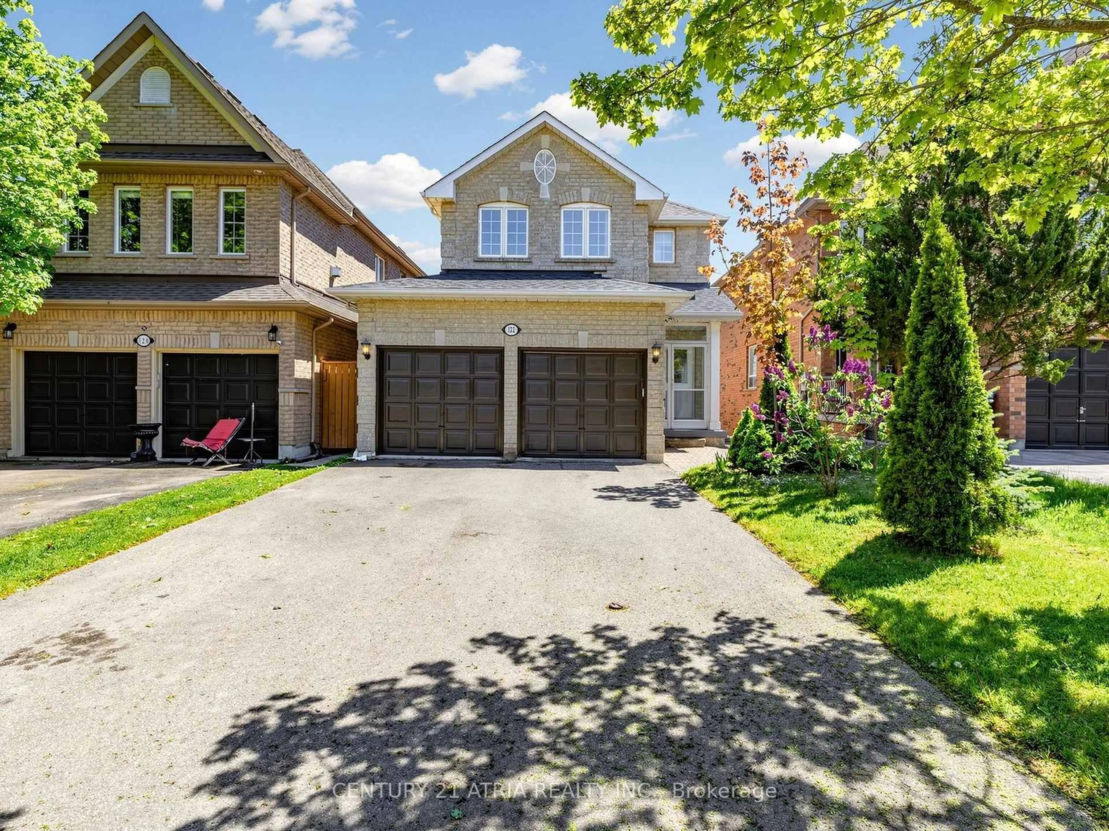 Home with brick exterior material, street for 122 Fadine Rd, Newmarket Ontario L3X 2P2