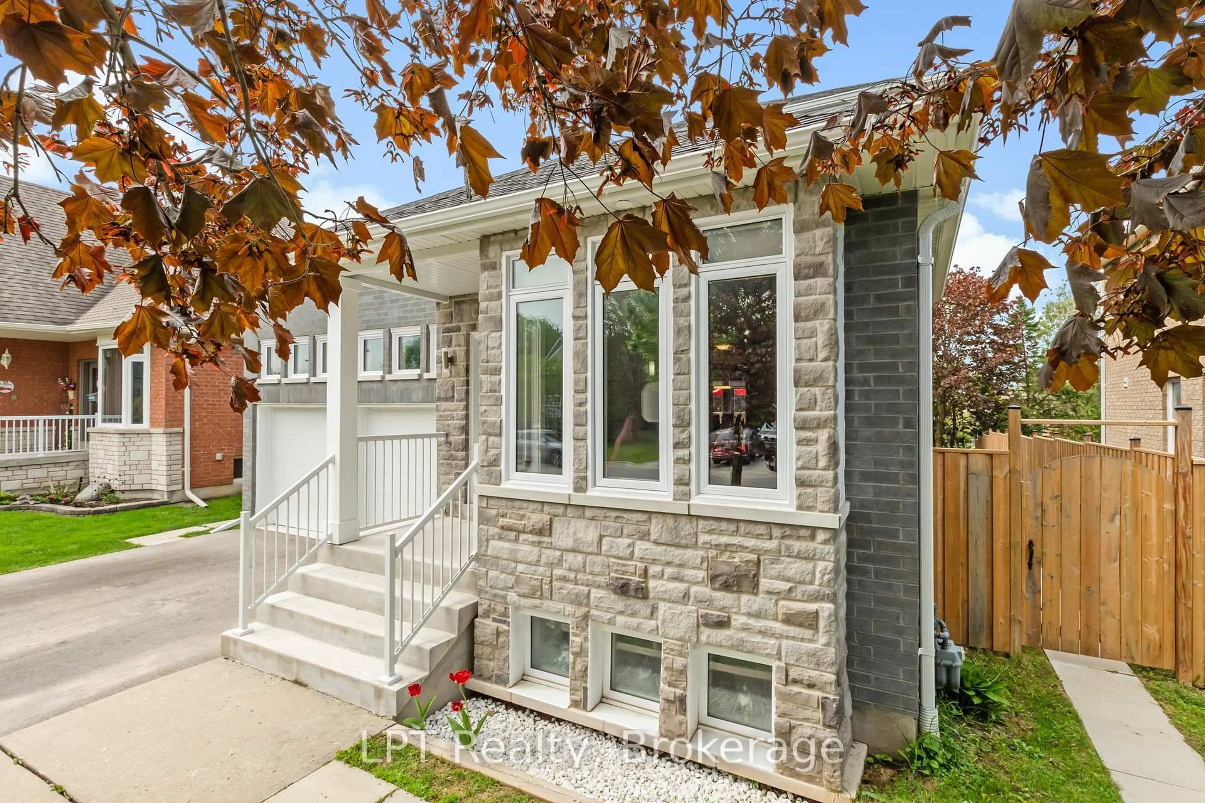 Home with brick exterior material, street for 111 Bayview Ave, Georgina Ontario L4P 3Z3