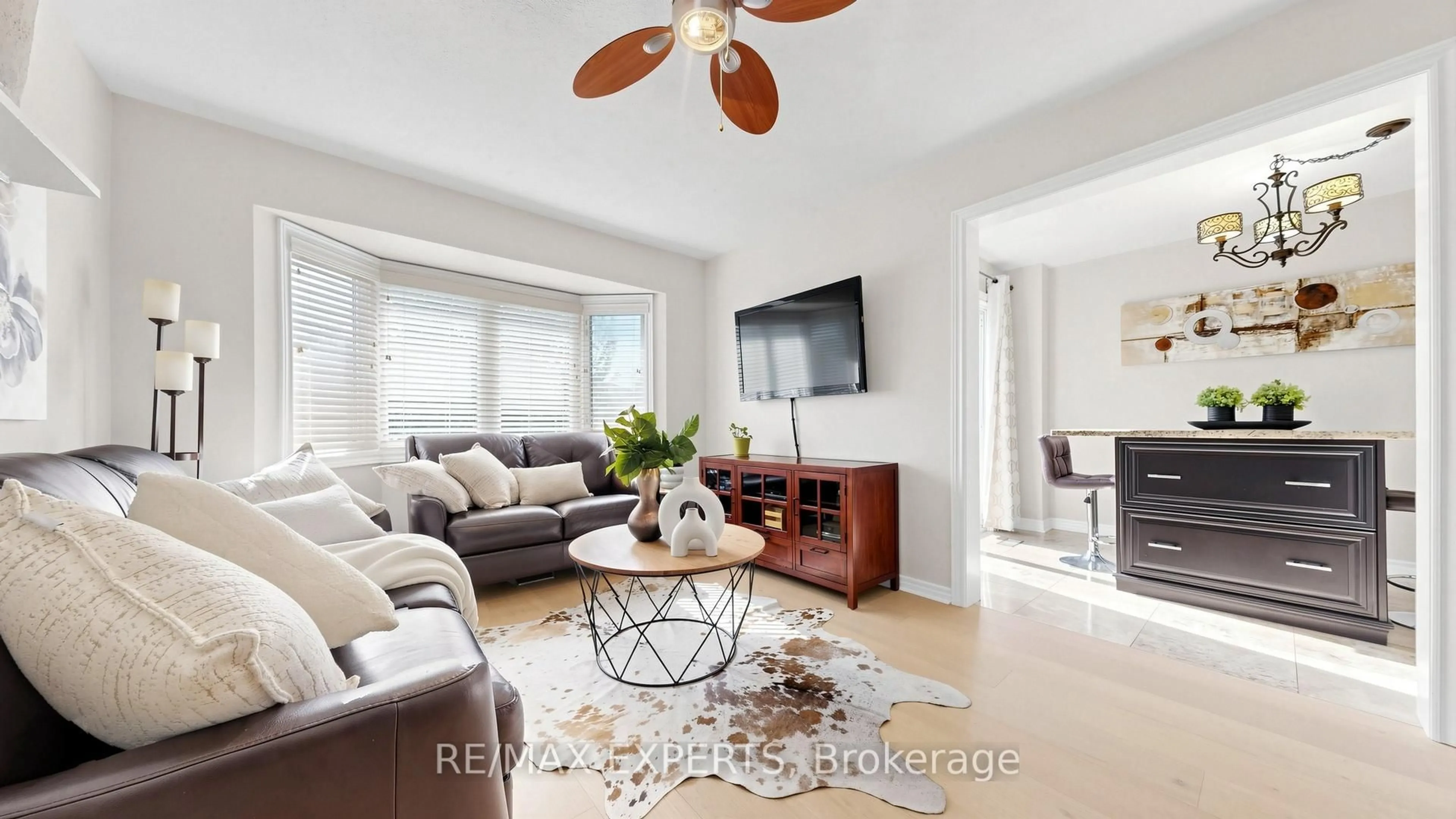 Living room with furniture, unknown for 229 Rosanna Cres, Vaughan Ontario L6A 2T3