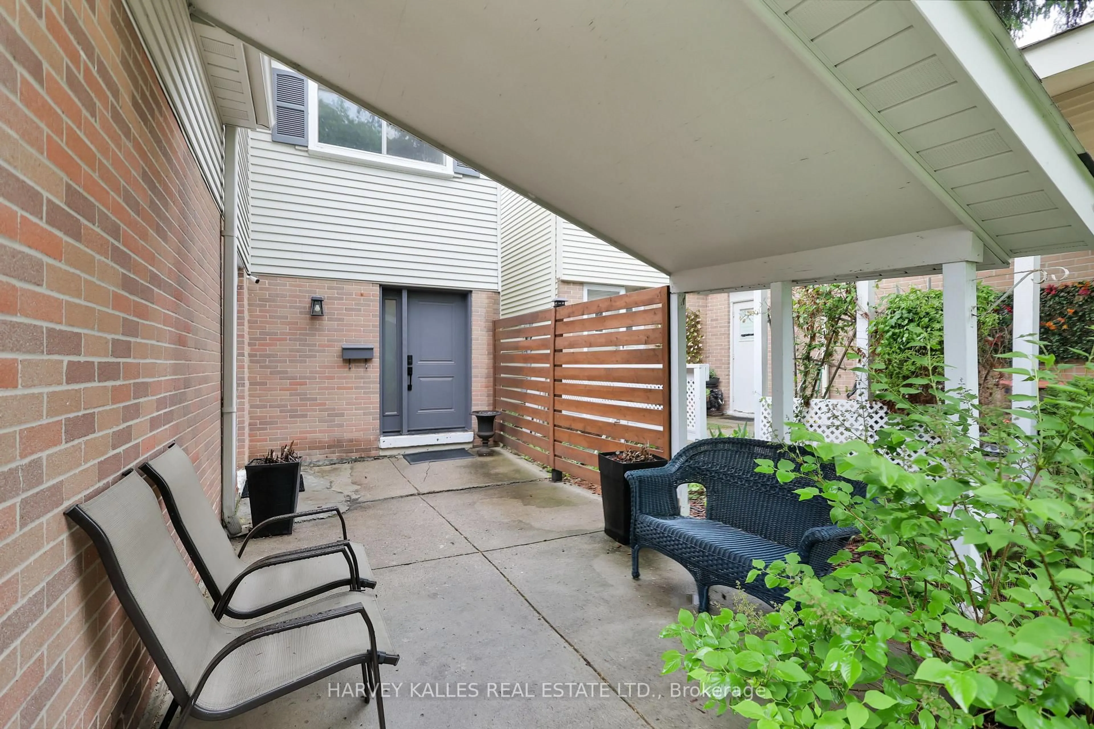 Patio, street for 41 Donnamora Cres, Markham Ontario L3T 4K6