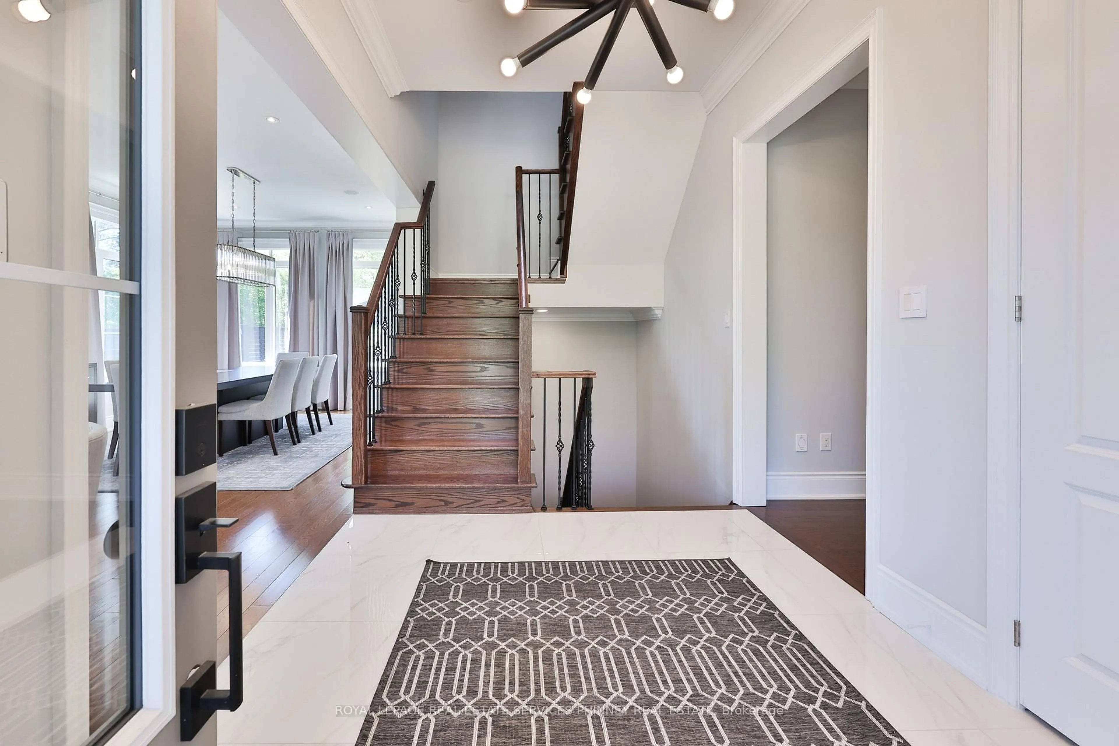 Indoor entryway for 197 Nottingham Forest Rd, Bradford West Gwillimbury Ontario L3Z 0H2