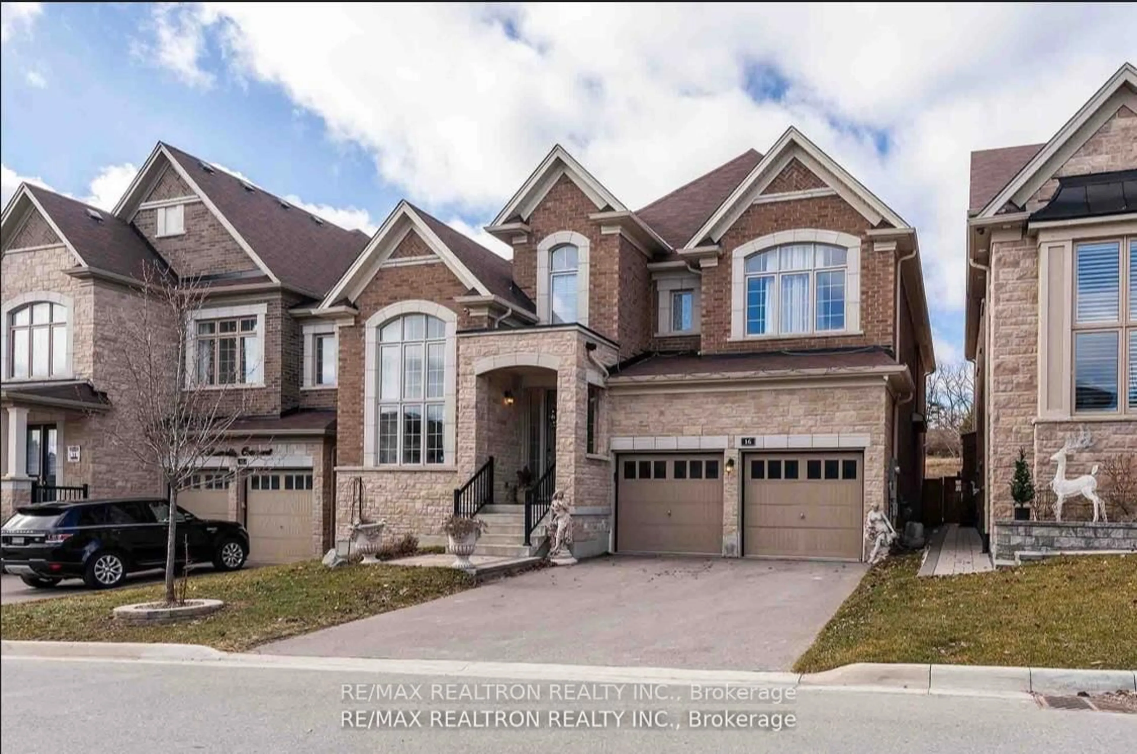 Home with brick exterior material, street for 16 Prunella Cres, East Gwillimbury Ontario L9N 0S7