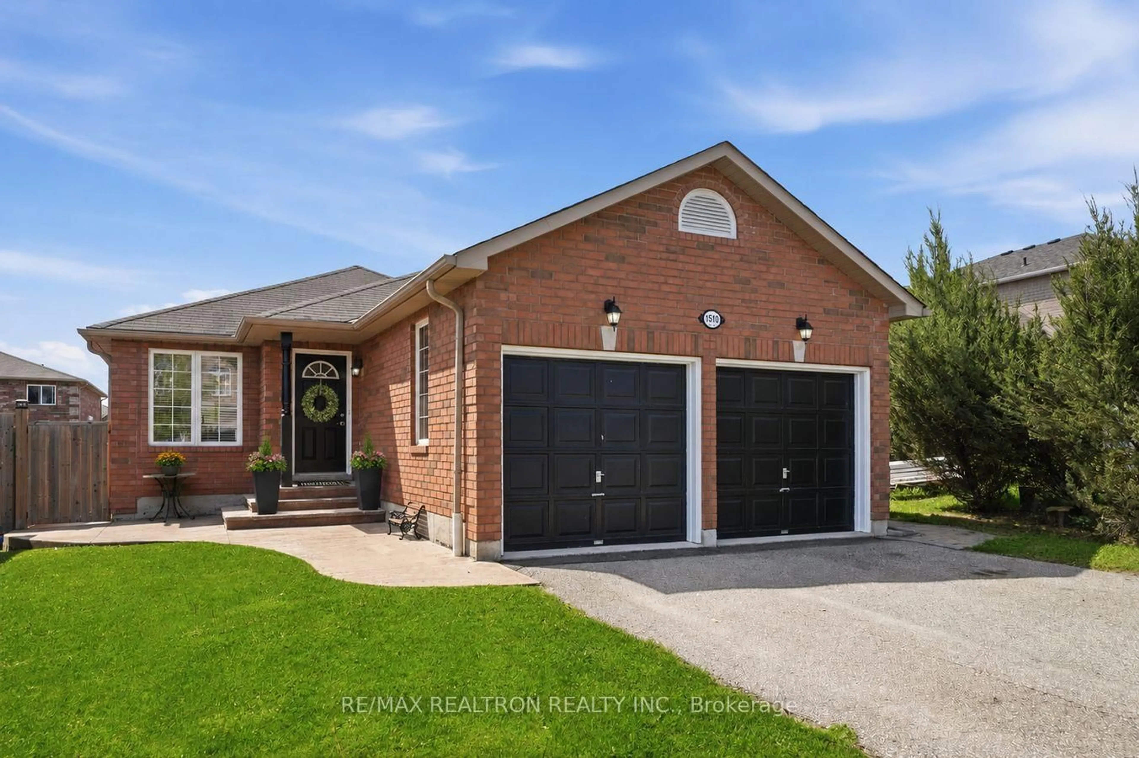 Home with brick exterior material, street for 1510 Rankin Way, Innisfil Ontario L9S 0C6