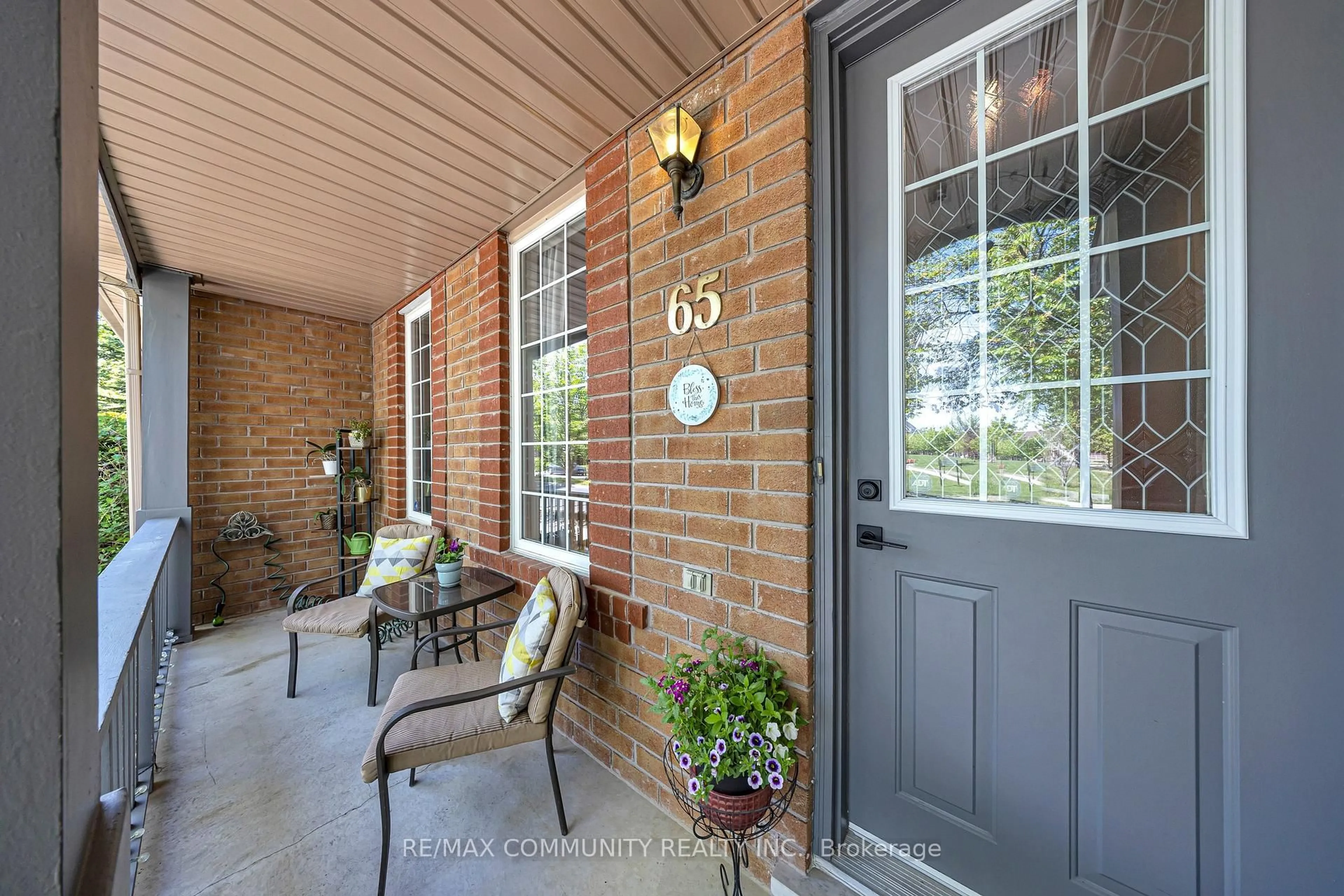 Indoor entryway for 65 White's Hill Ave, Markham Ontario L6B 1C2