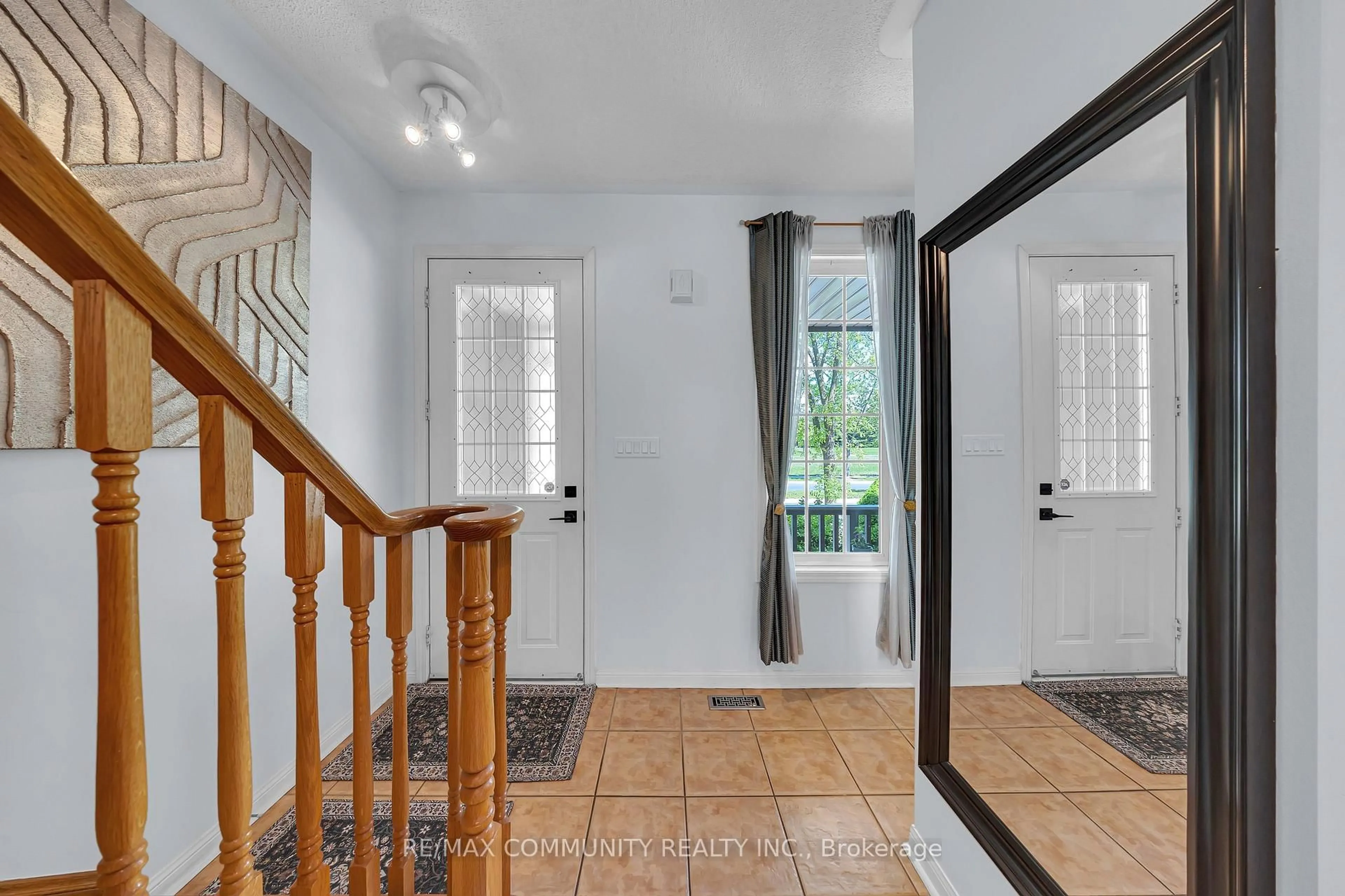 Indoor entryway for 65 White's Hill Ave, Markham Ontario L6B 1C2