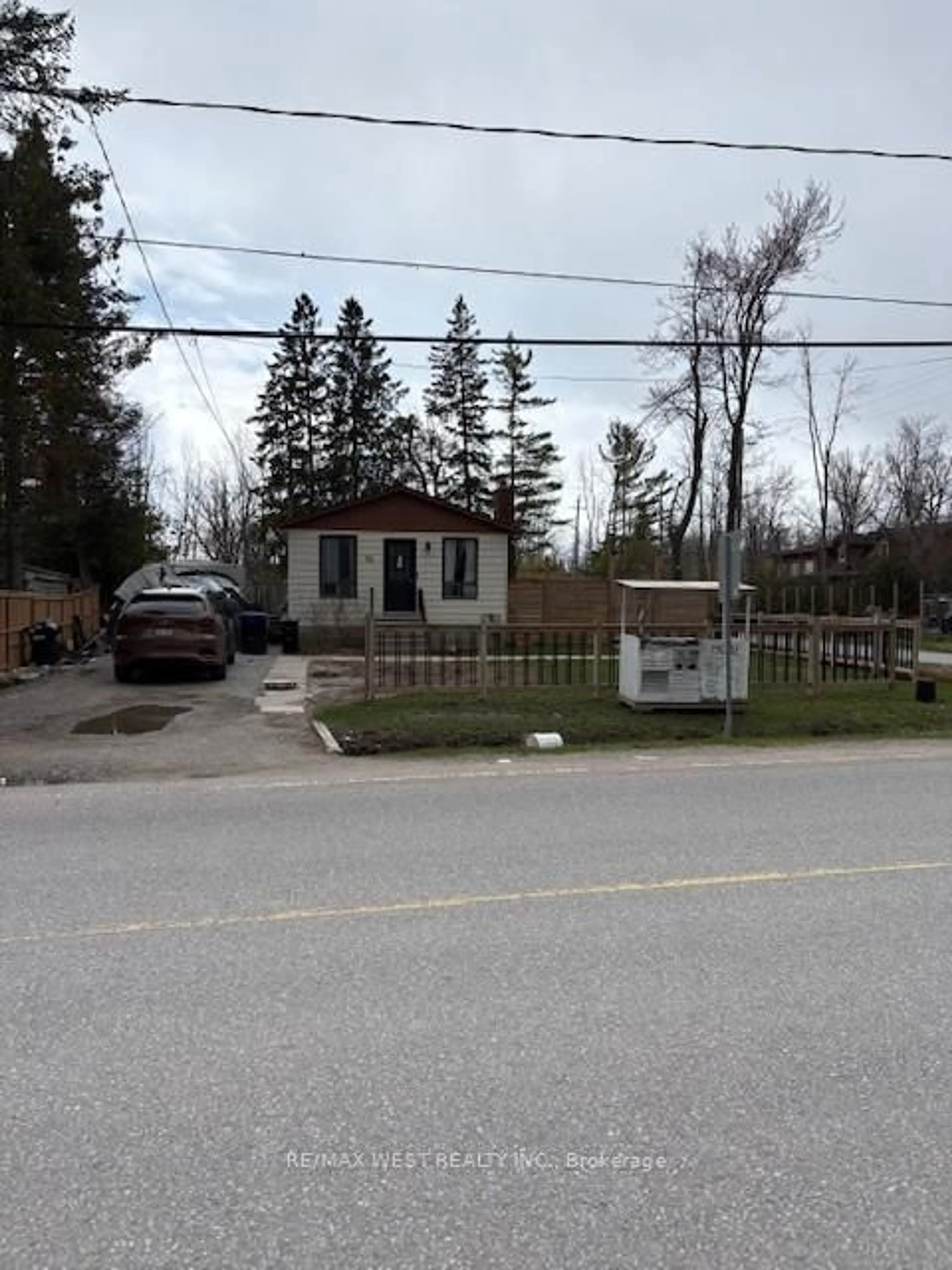 Shed for 661 9TH Line, Innisfil Ontario L9S 3X6