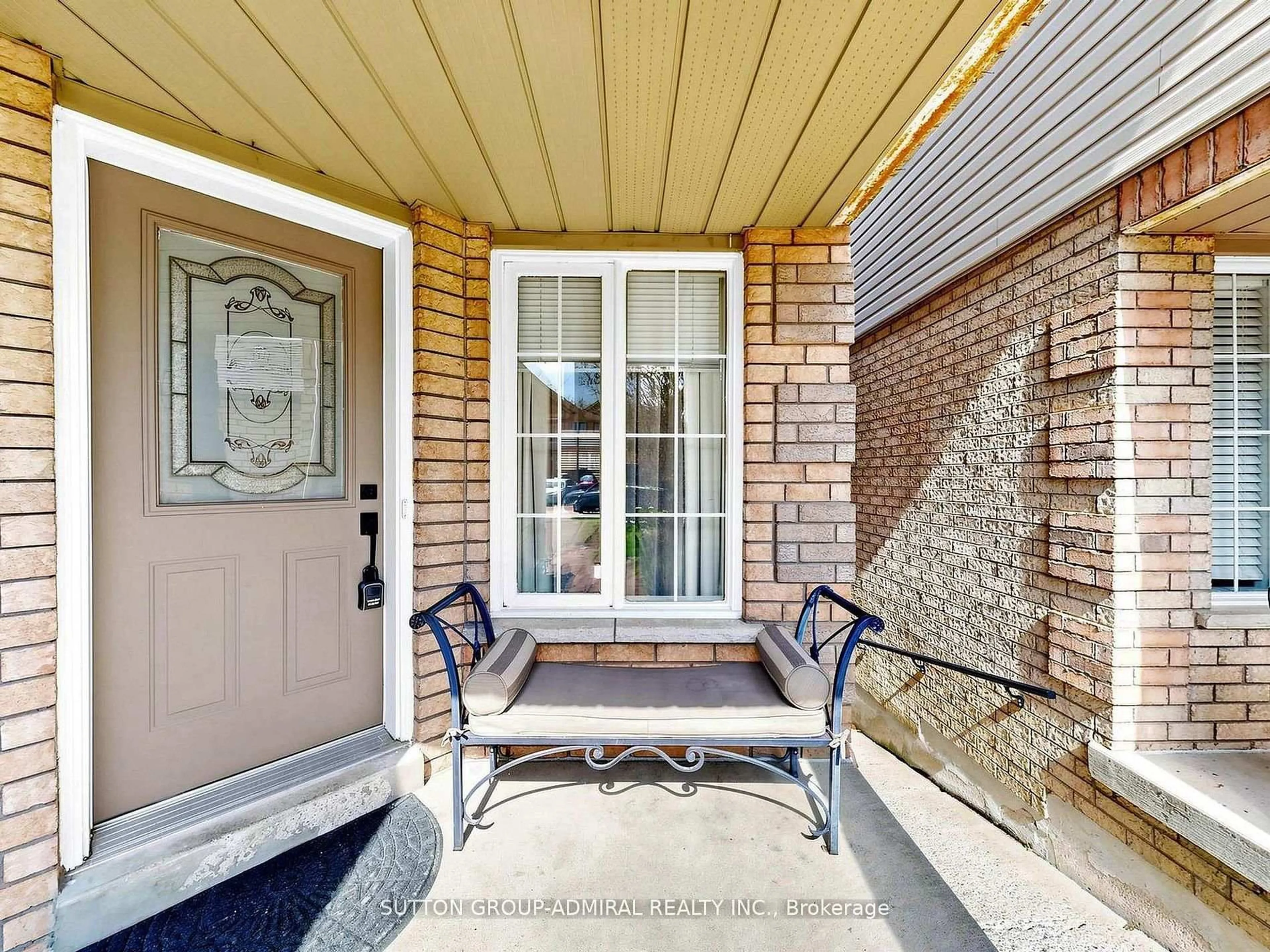 Indoor entryway for 20 Breeze Dr, Bradford West Gwillimbury Ontario L3Z 3A7