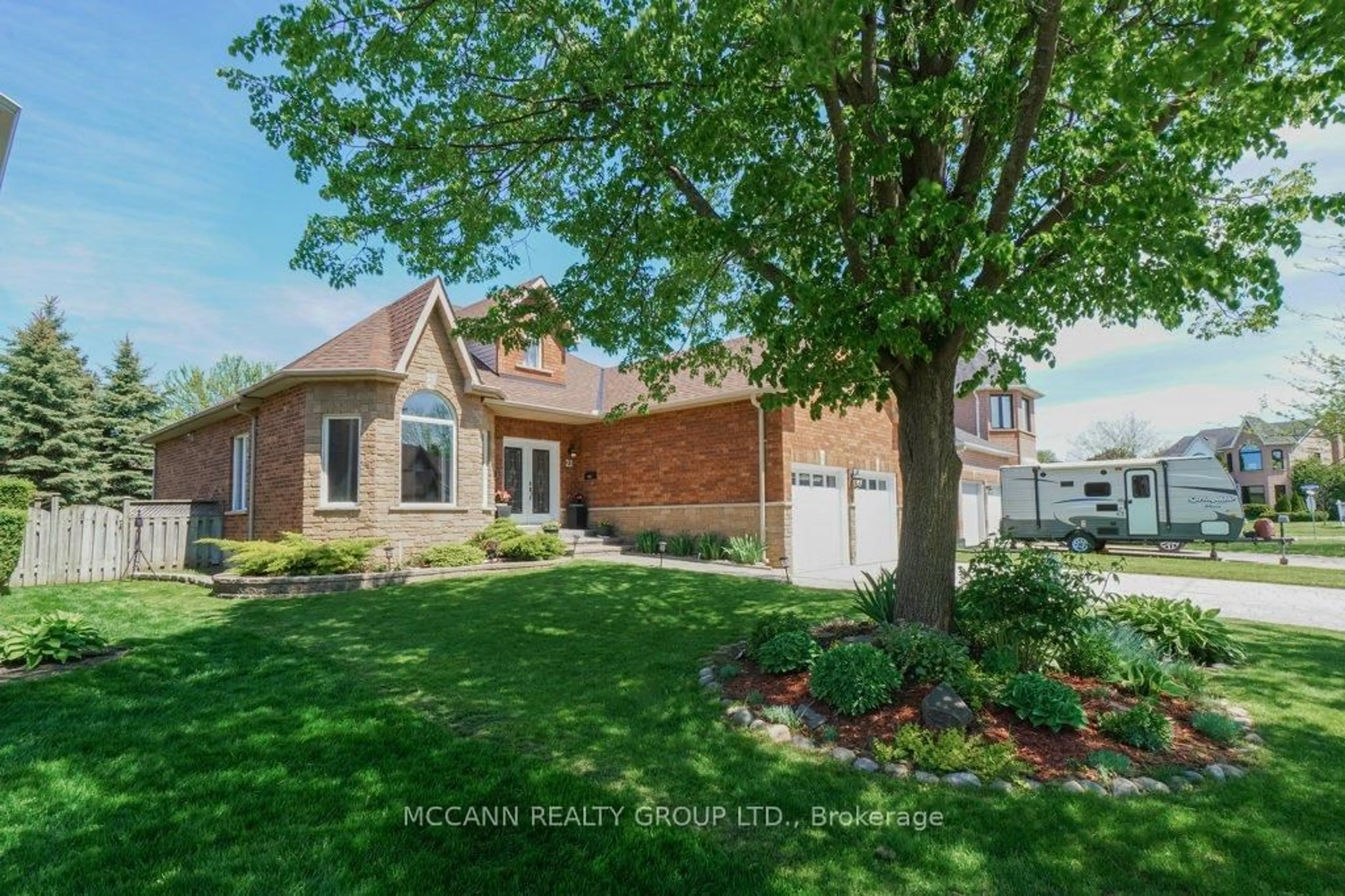 Home with brick exterior material, street for 21 Fourth Ave, Uxbridge Ontario L9P 1V5