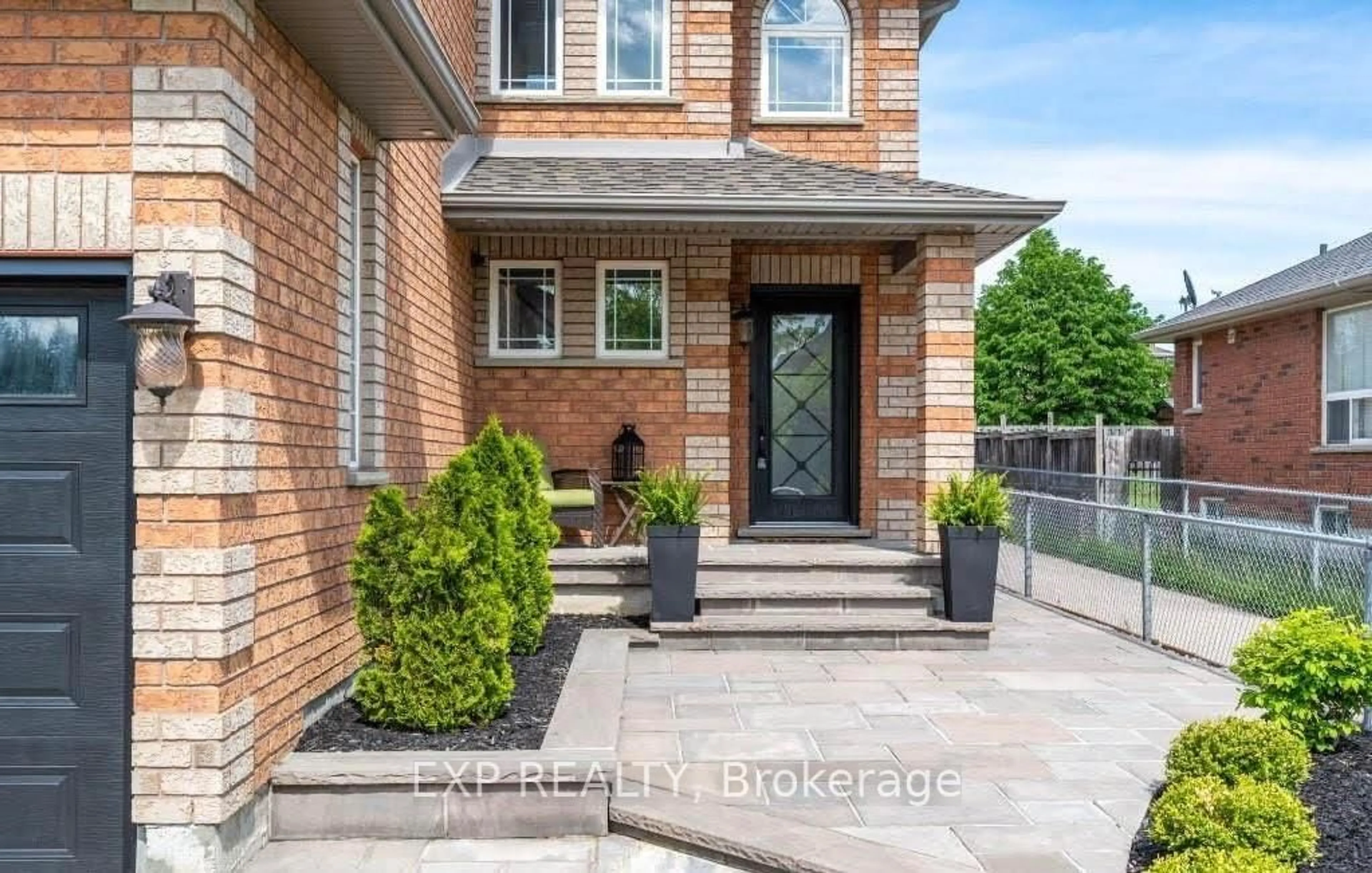 Indoor entryway for 2293 Warrington Way, Innisfil Ontario L9S 2C6